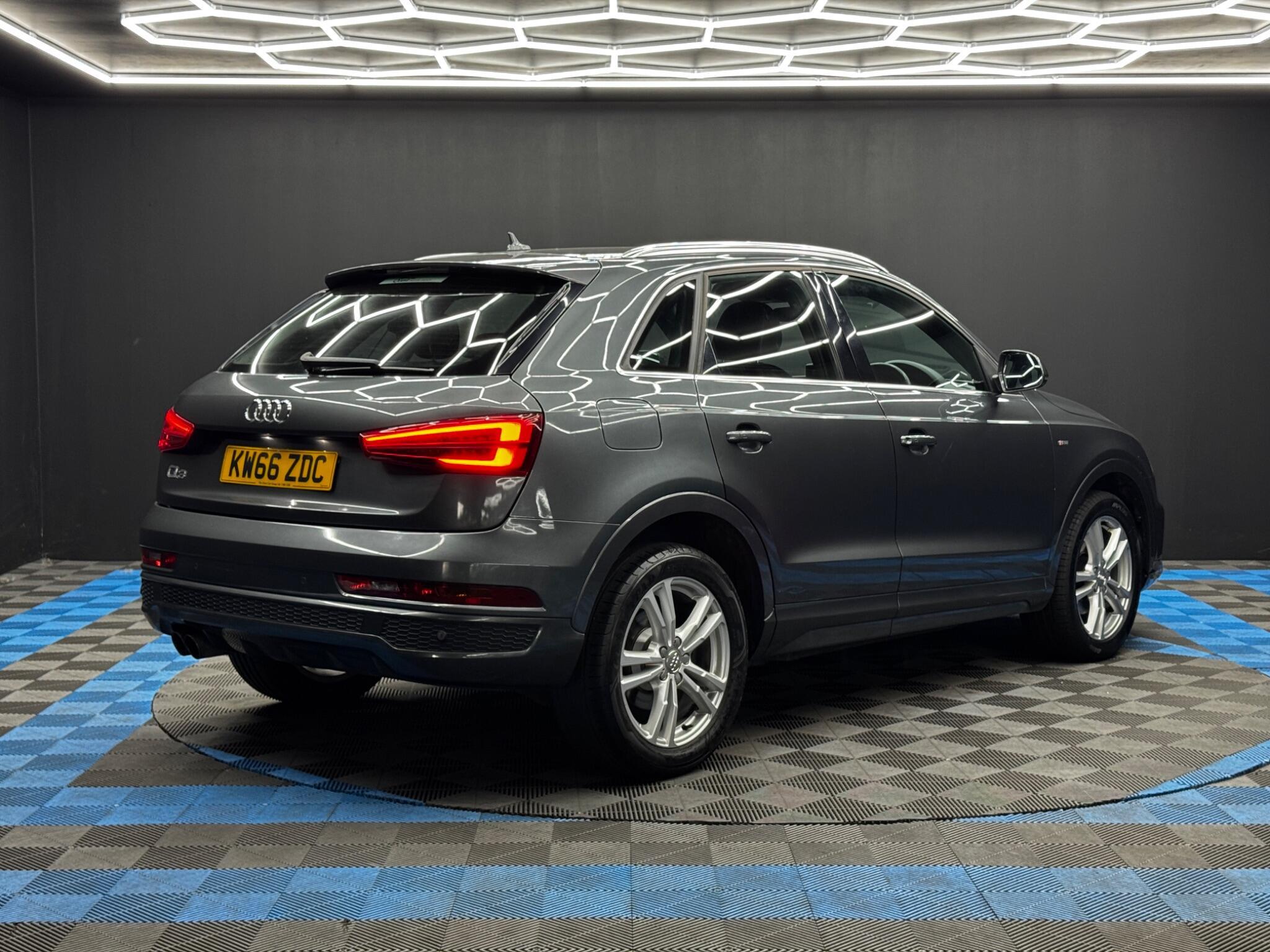 Audi Q3 - Image 5