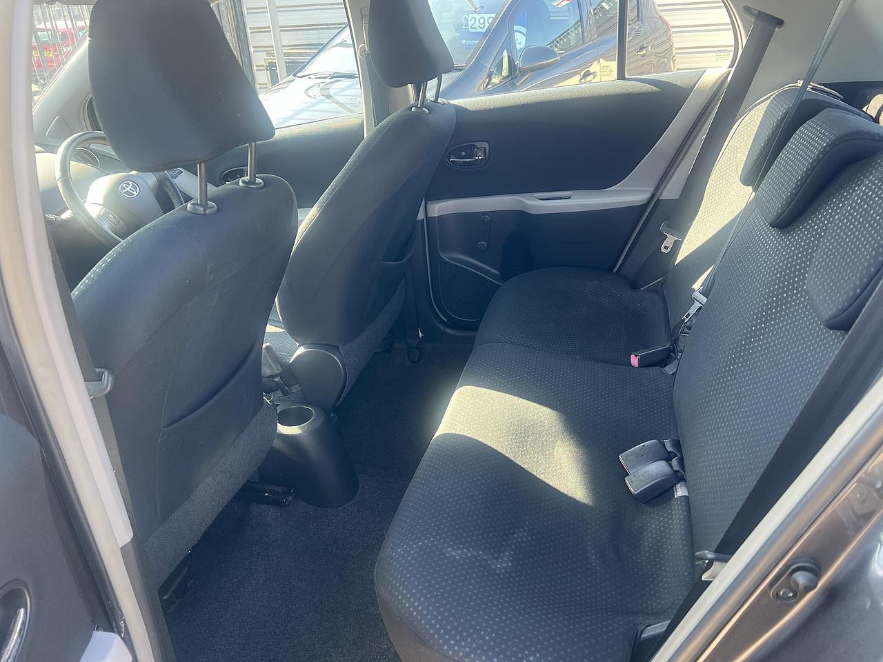 Toyota Yaris - Image 17