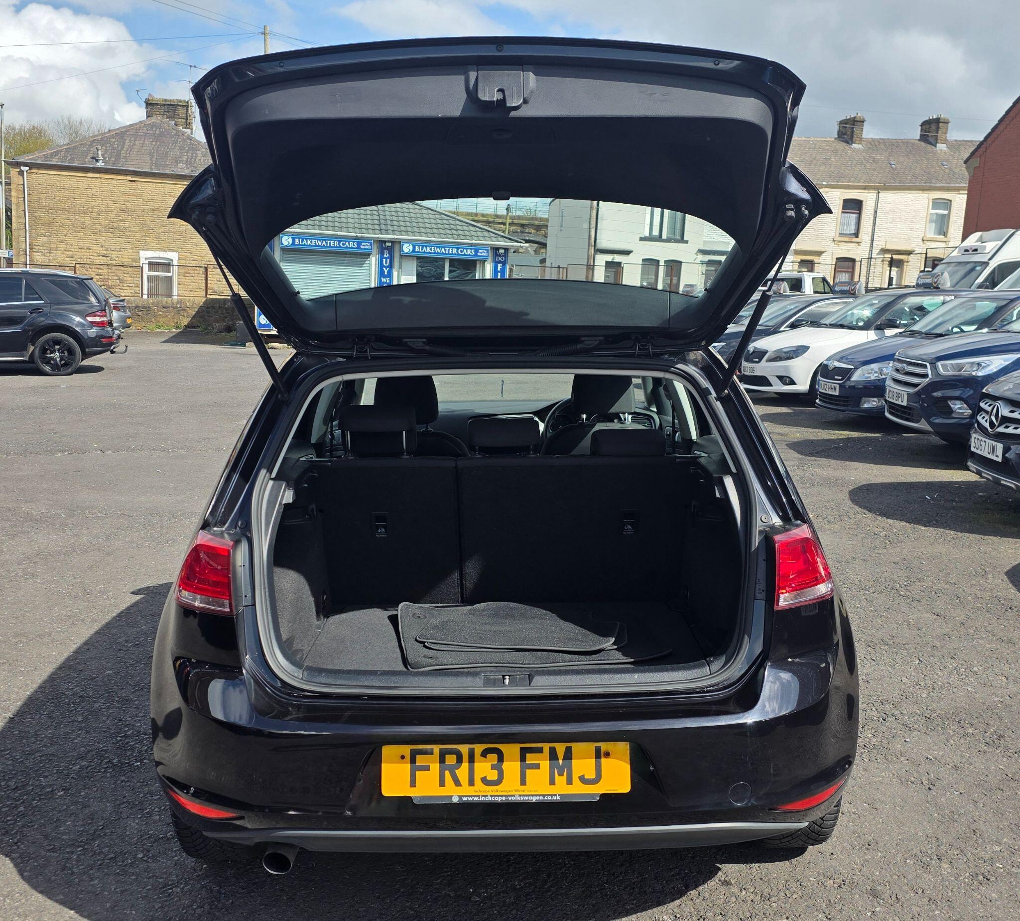 Volkswagen Golf - Image 21