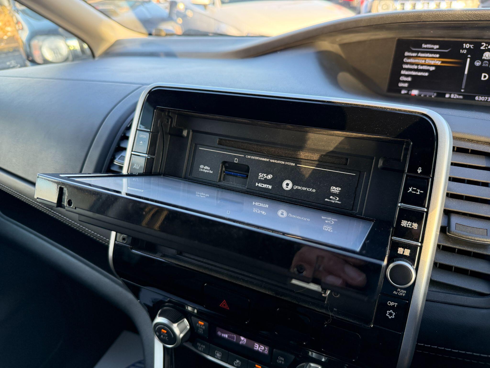 Nissan Serena - Image 72