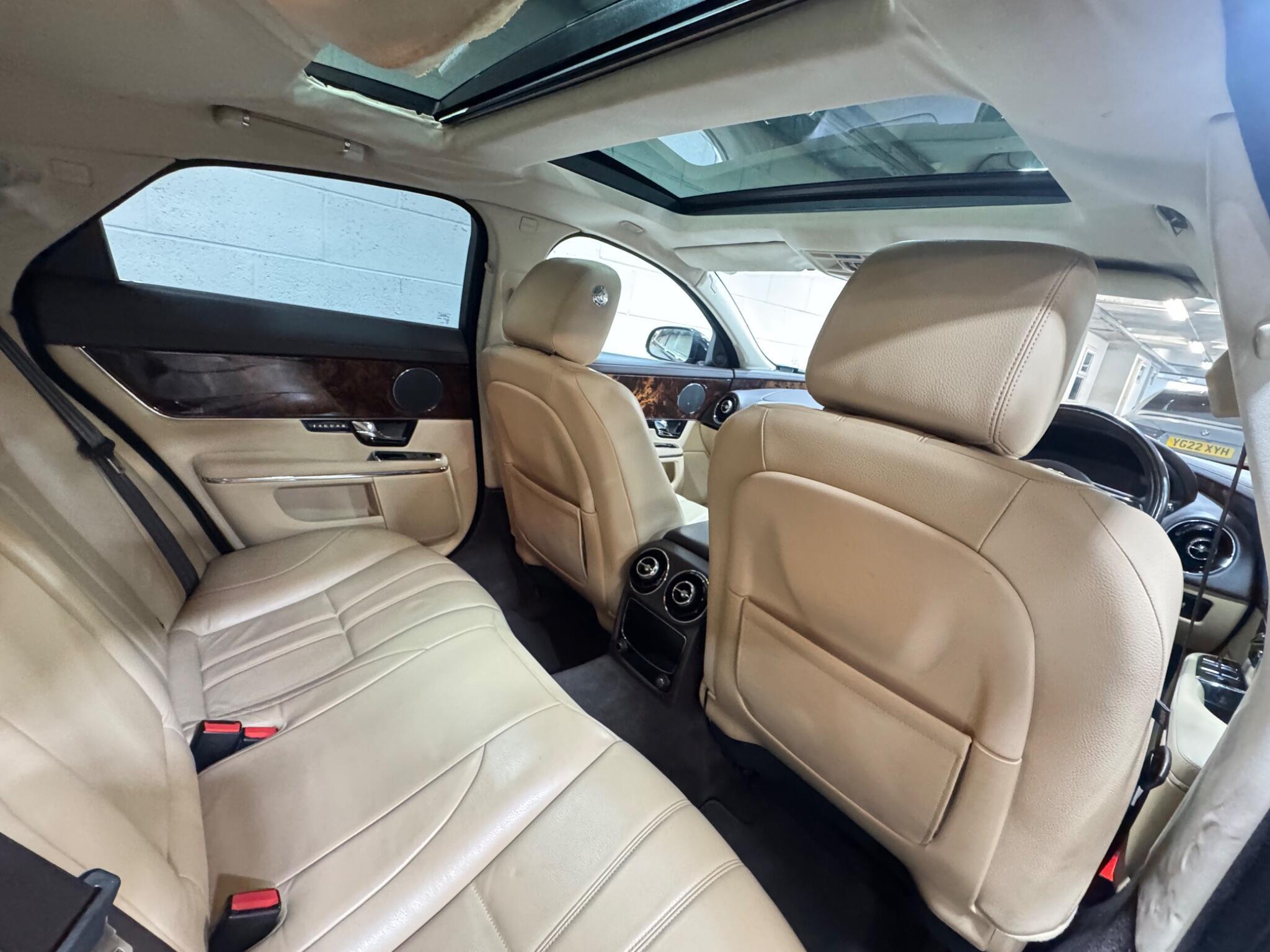 Jaguar XJ - Image 14