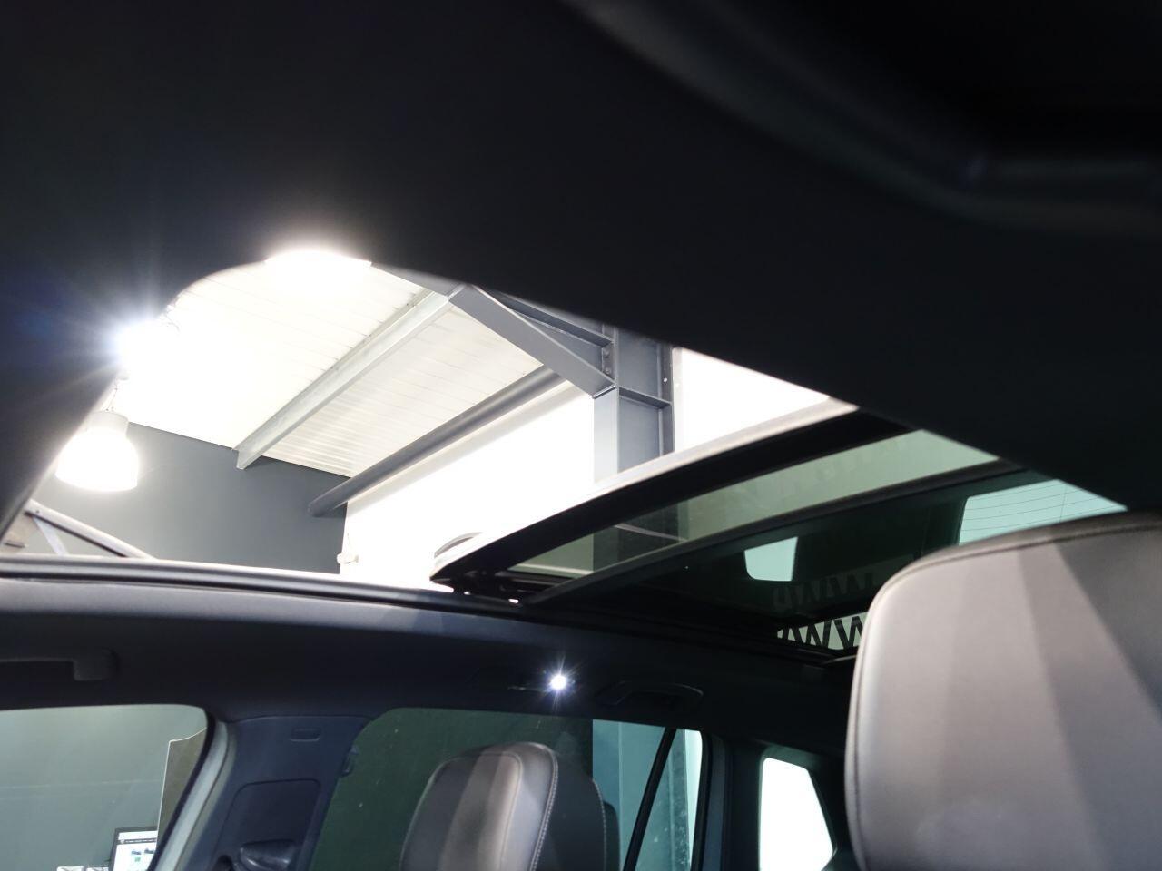 Volkswagen Tiguan - Image 2