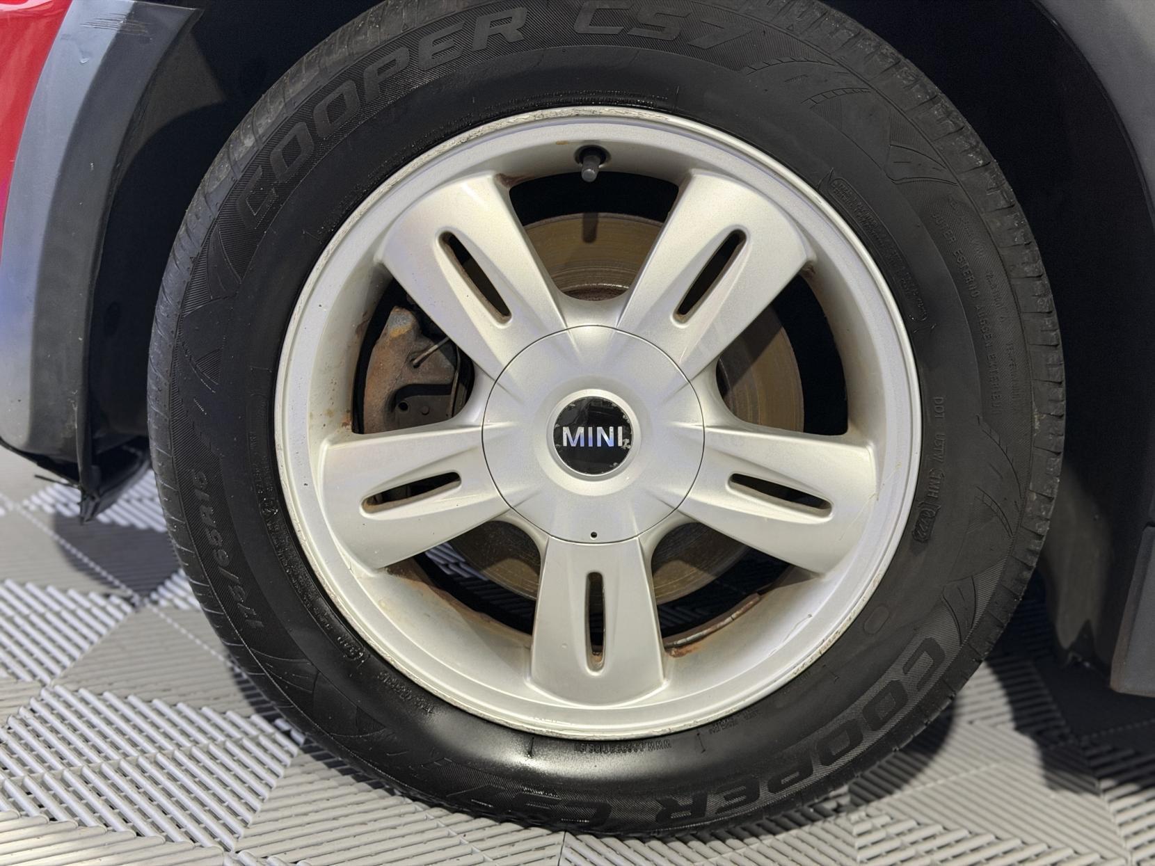 MINI Convertible - Image 17