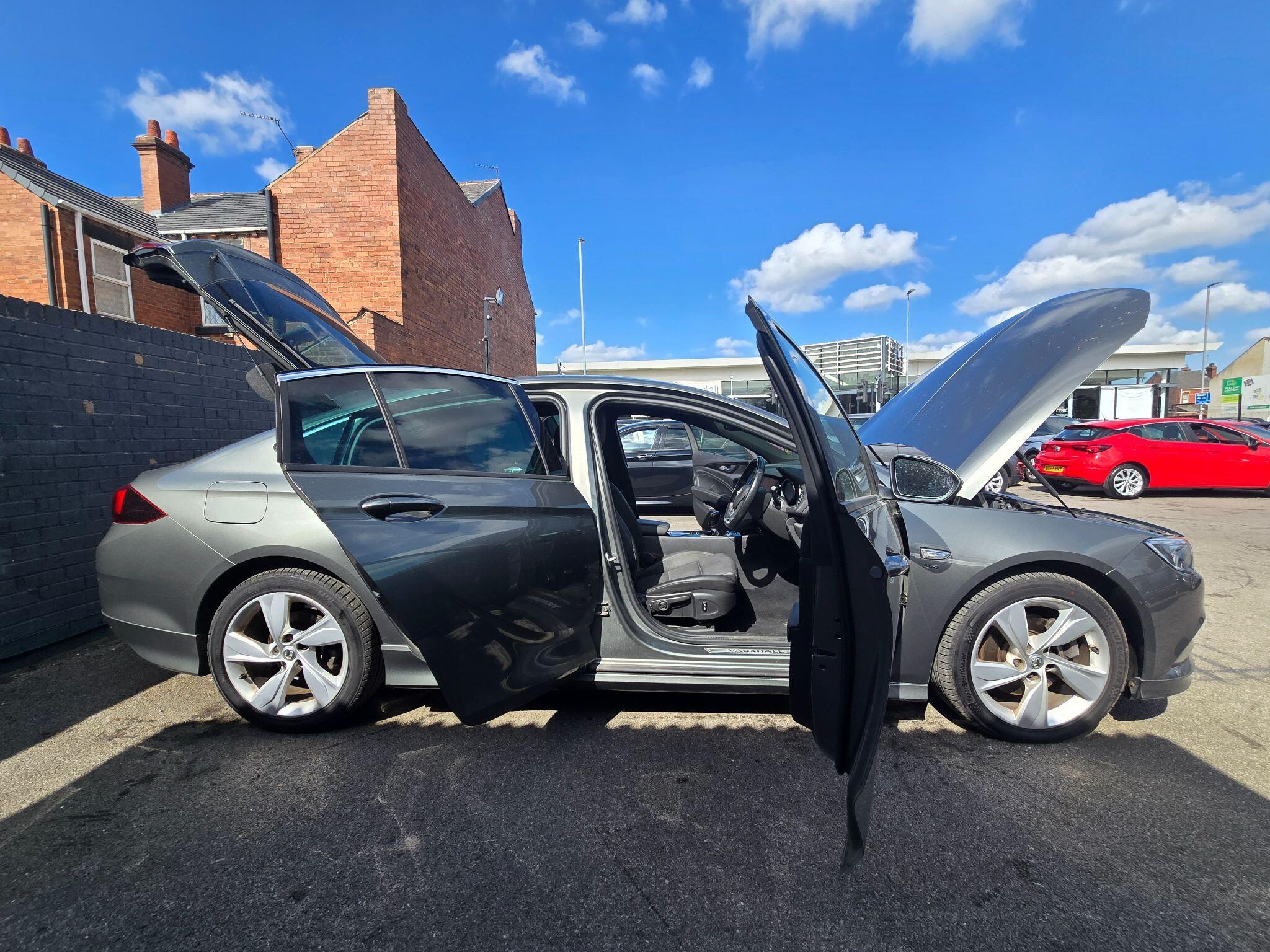 Vauxhall Insignia - Image 22