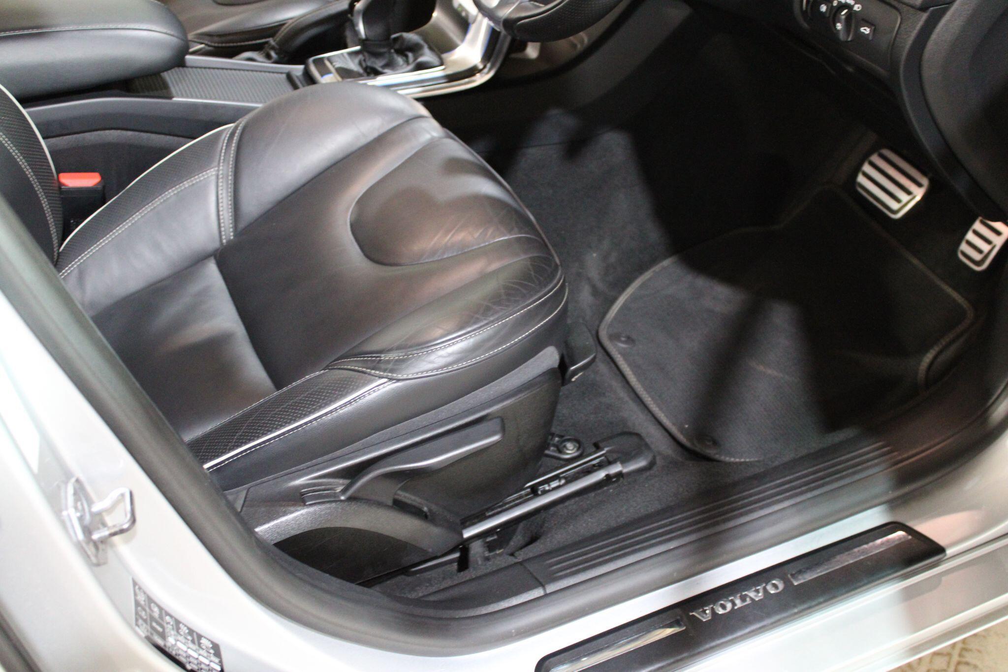 Volvo V40 - Image 27