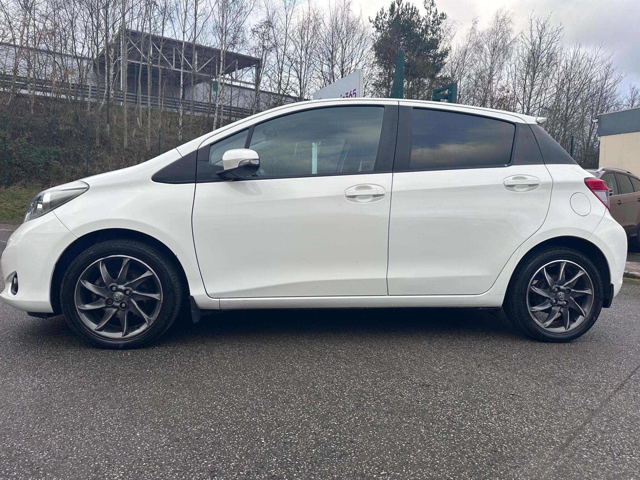 Toyota Yaris - Image 5