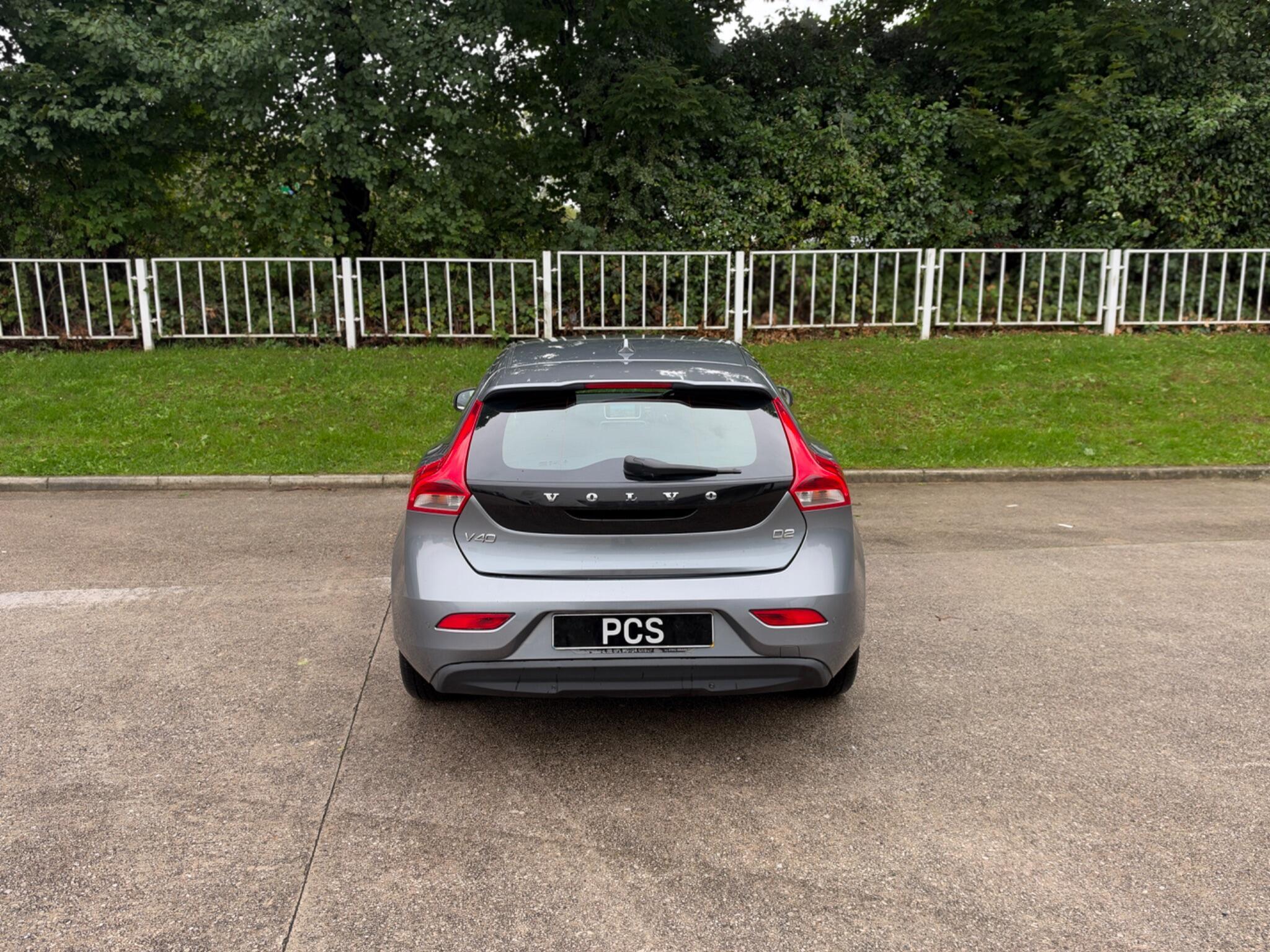 Volvo V40 - Image 8