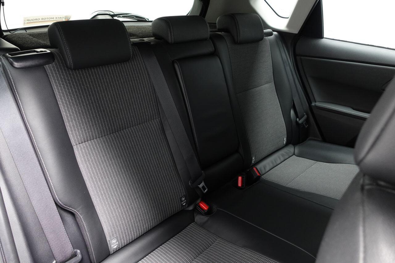 Toyota Auris - Image 15