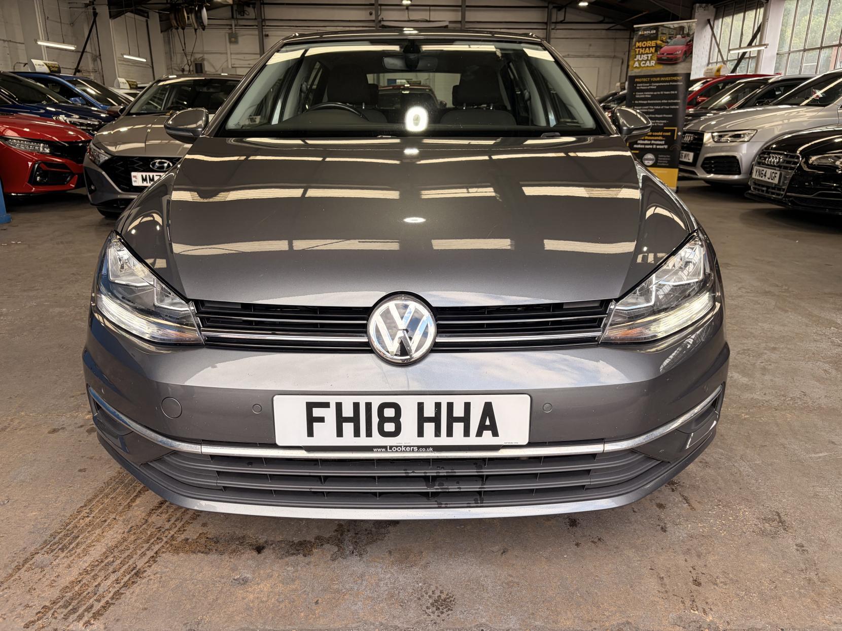 Volkswagen Golf - Image 4