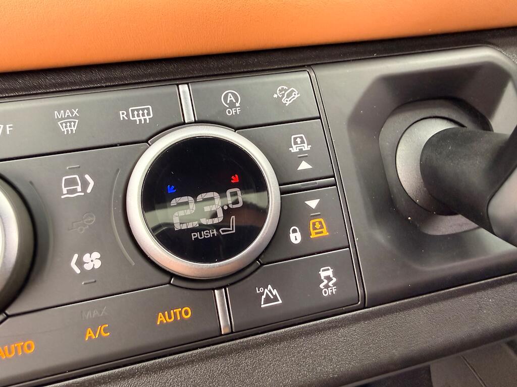 Land Rover Defender 90 - Image 63