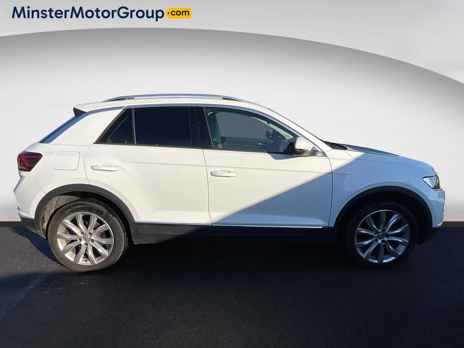 Volkswagen T-Roc - Image 2