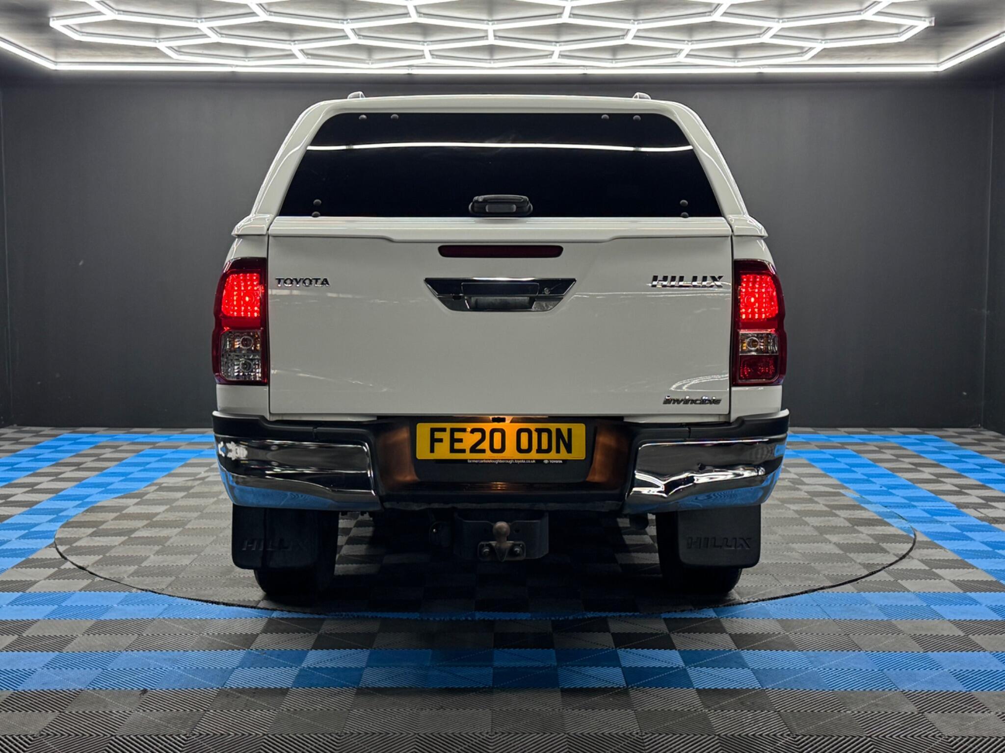 Toyota Hilux - Image 6