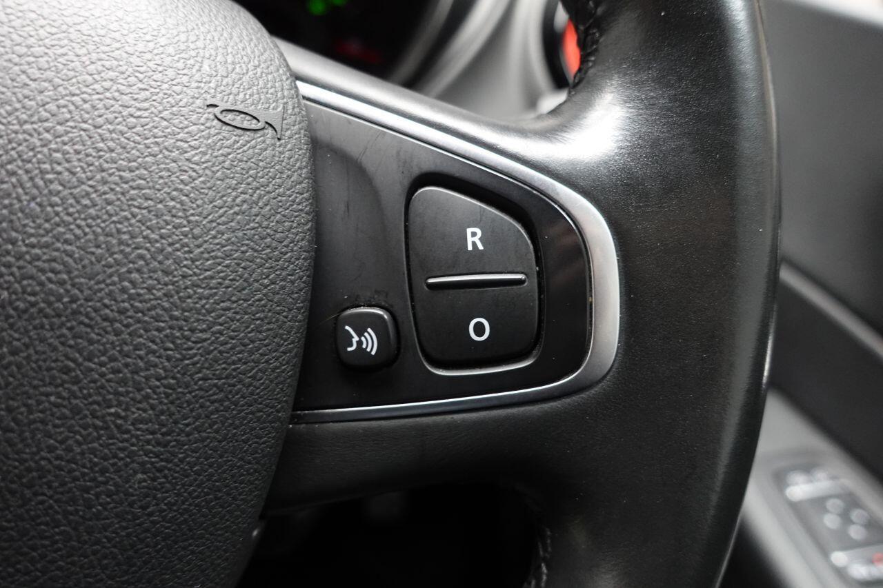 Renault Captur - Image 30