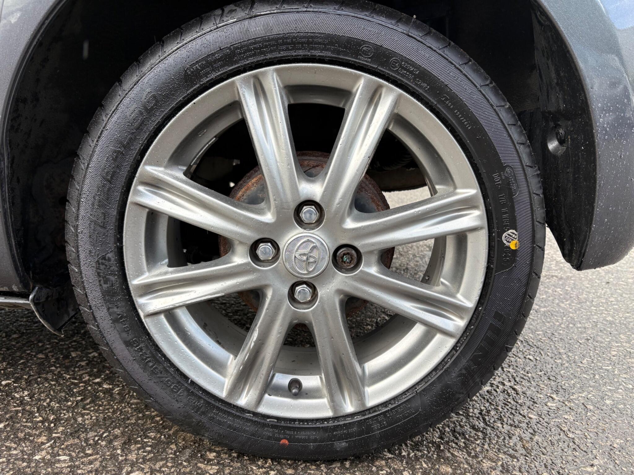 Toyota Yaris - Image 13