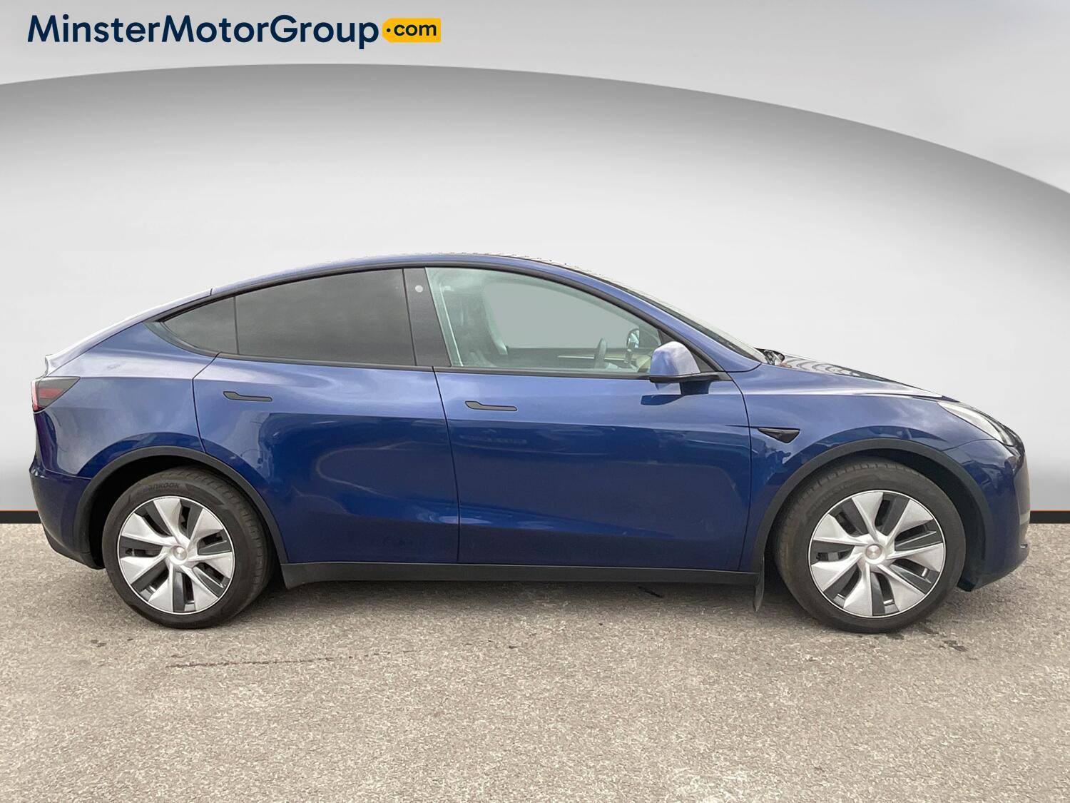 Tesla Model Y - Image 2