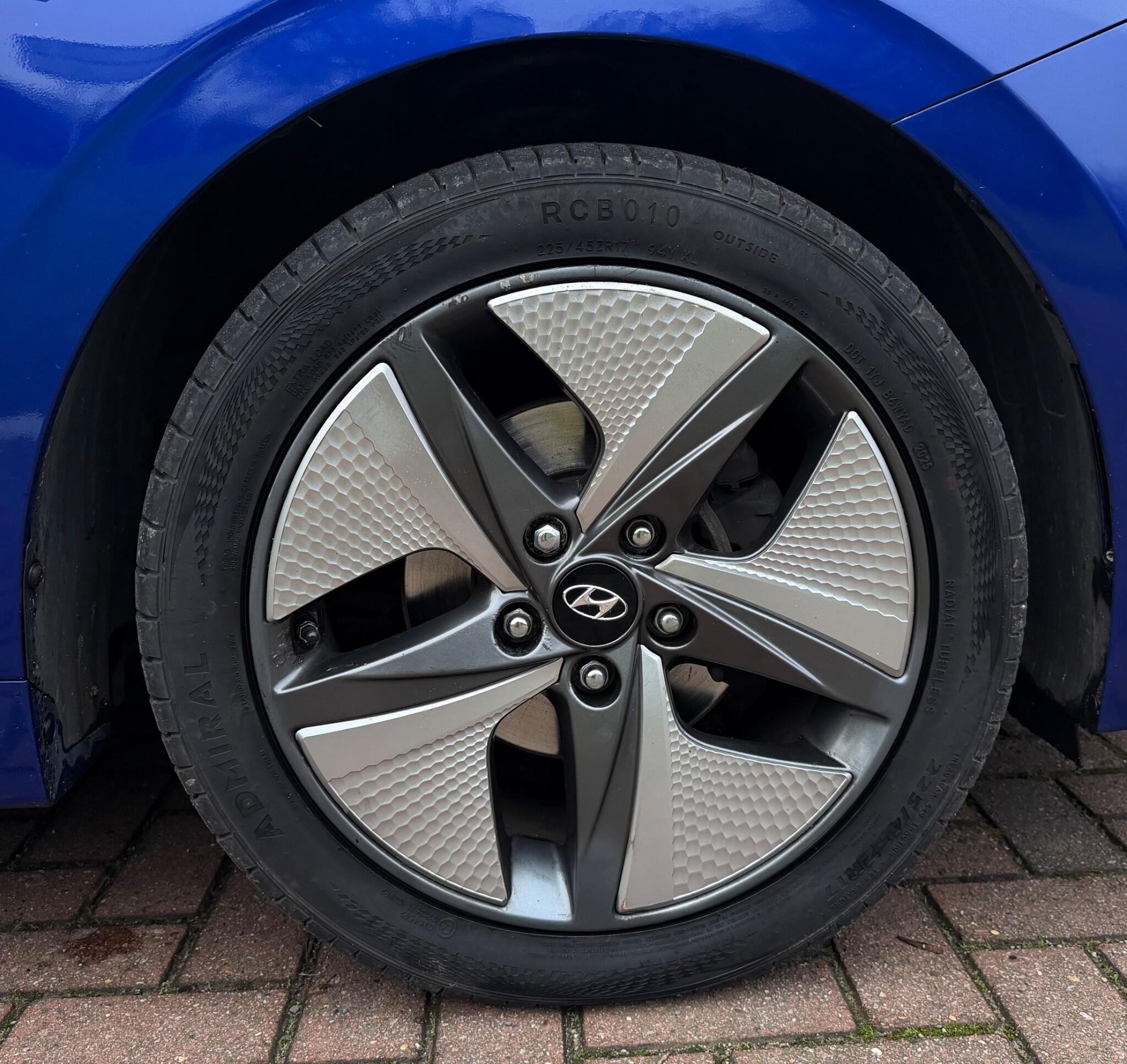 Hyundai Ioniq - Image 36