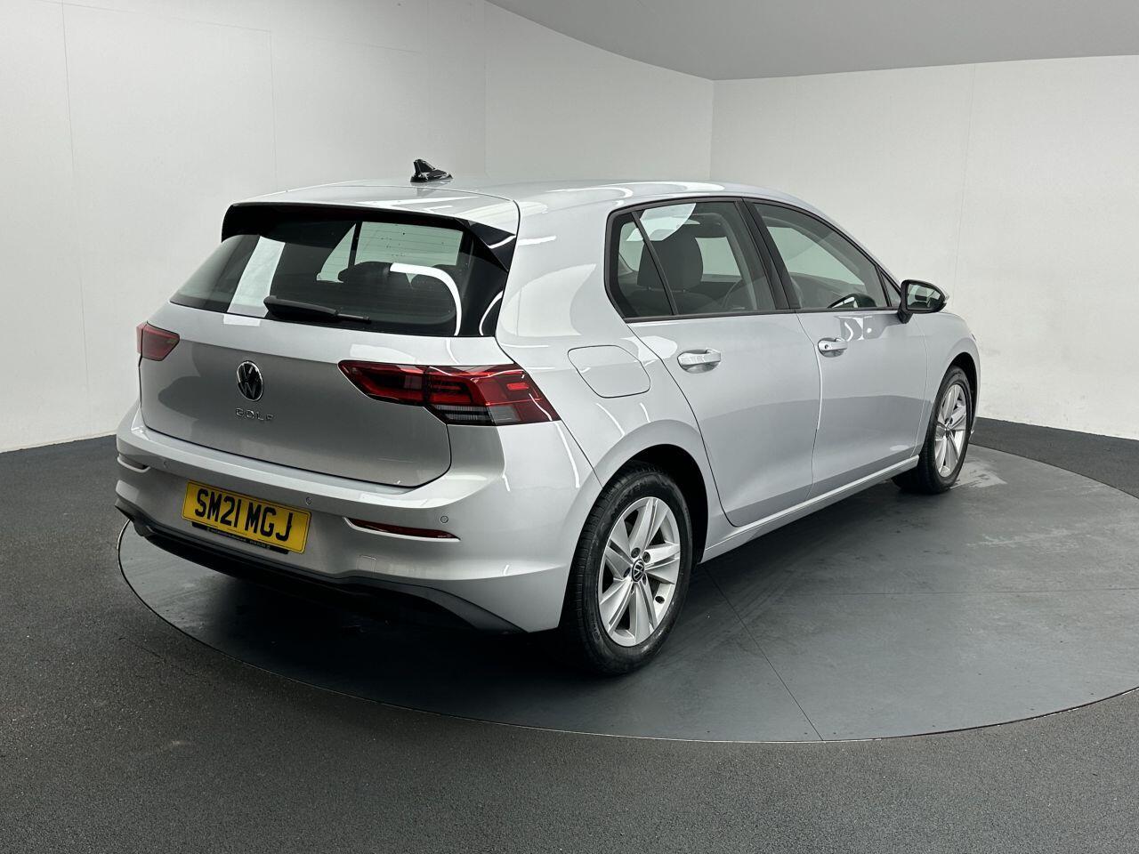 Volkswagen Golf - Image 9