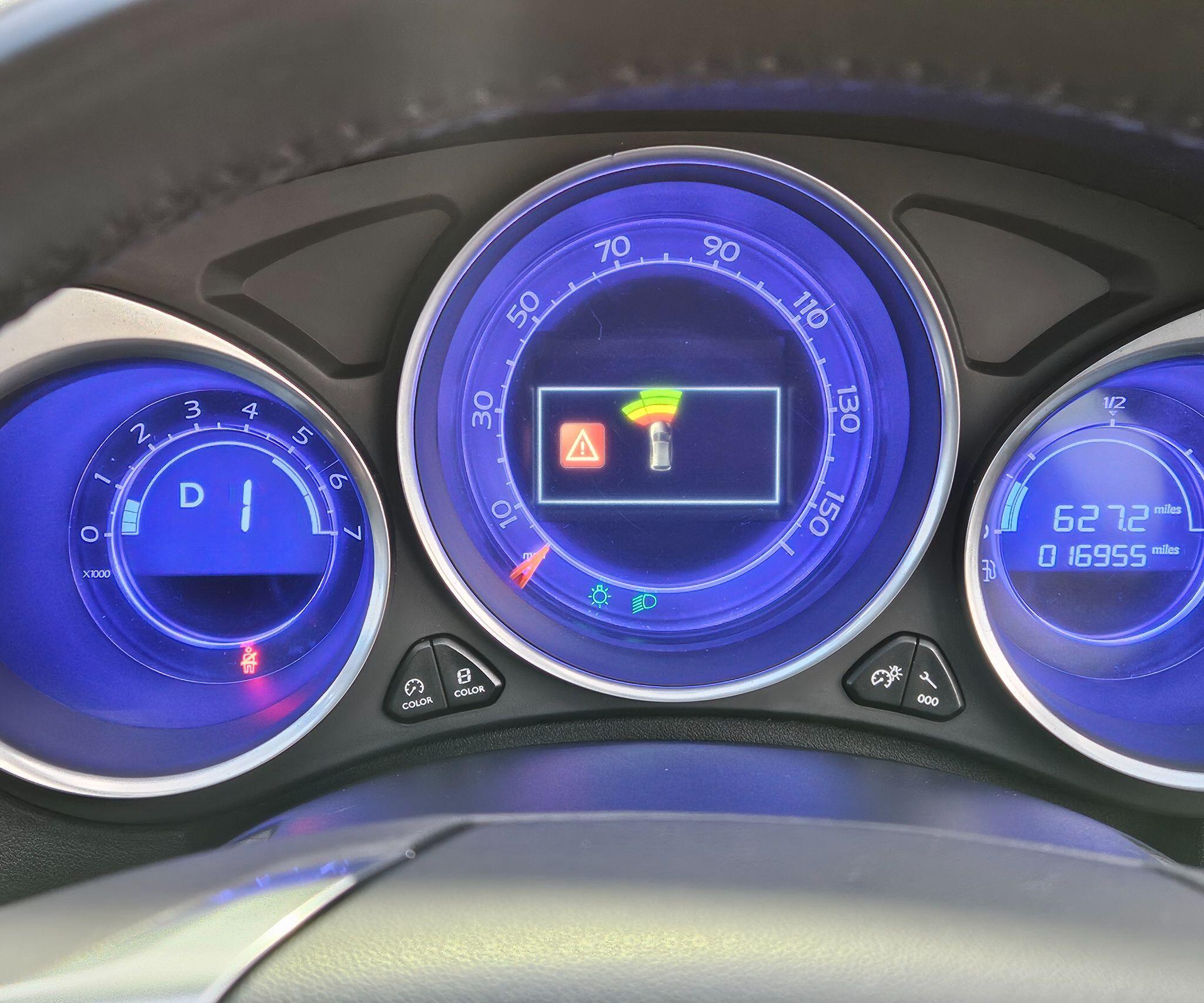 DS AUTOMOBILES DS 4 - Image 36