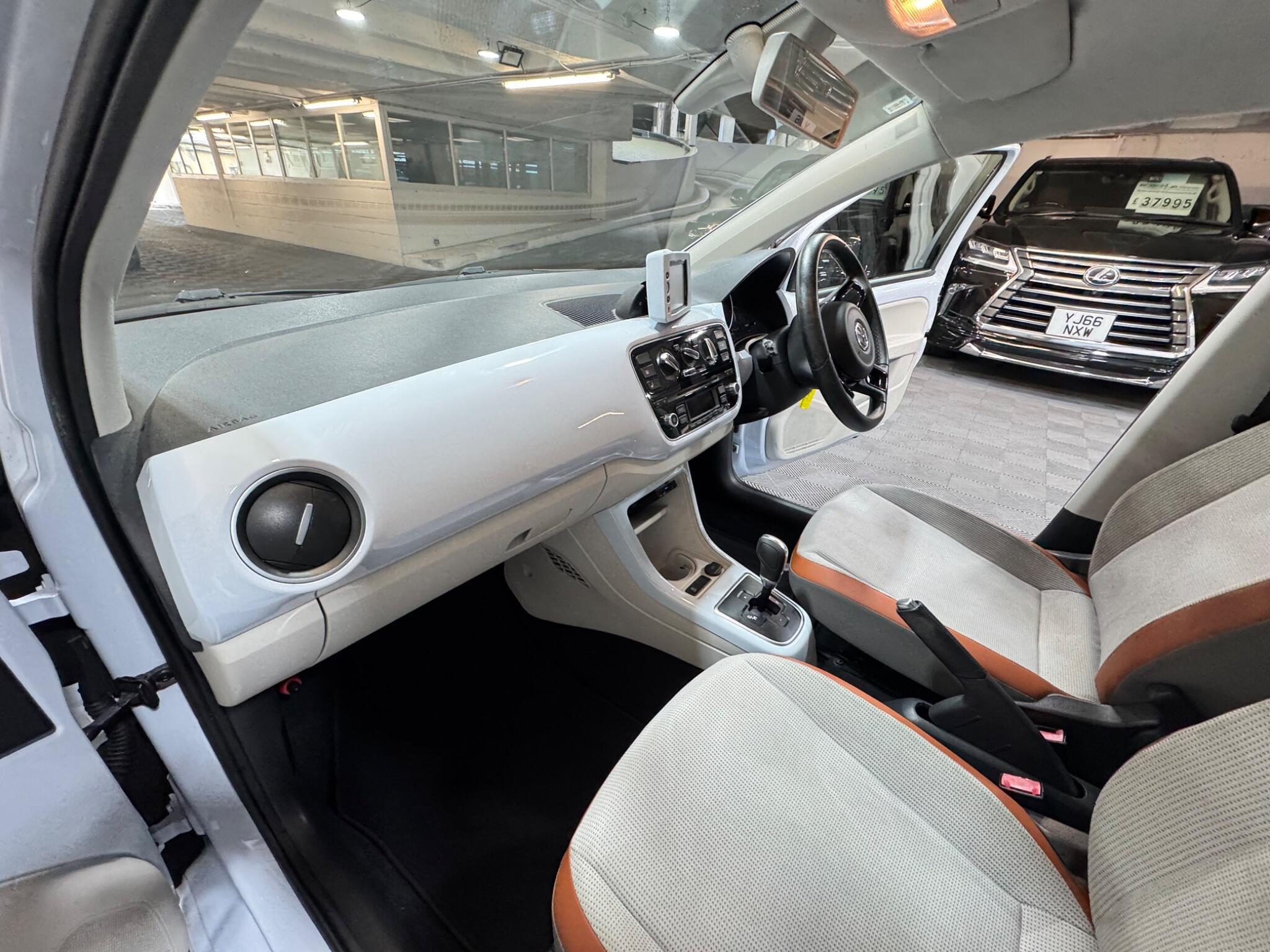 Volkswagen up! - Image 9