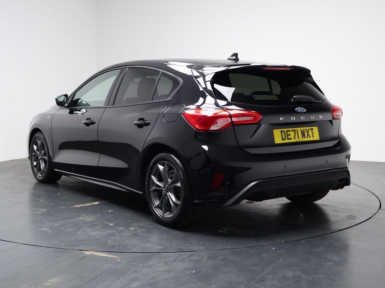 Ford Focus - Image 9