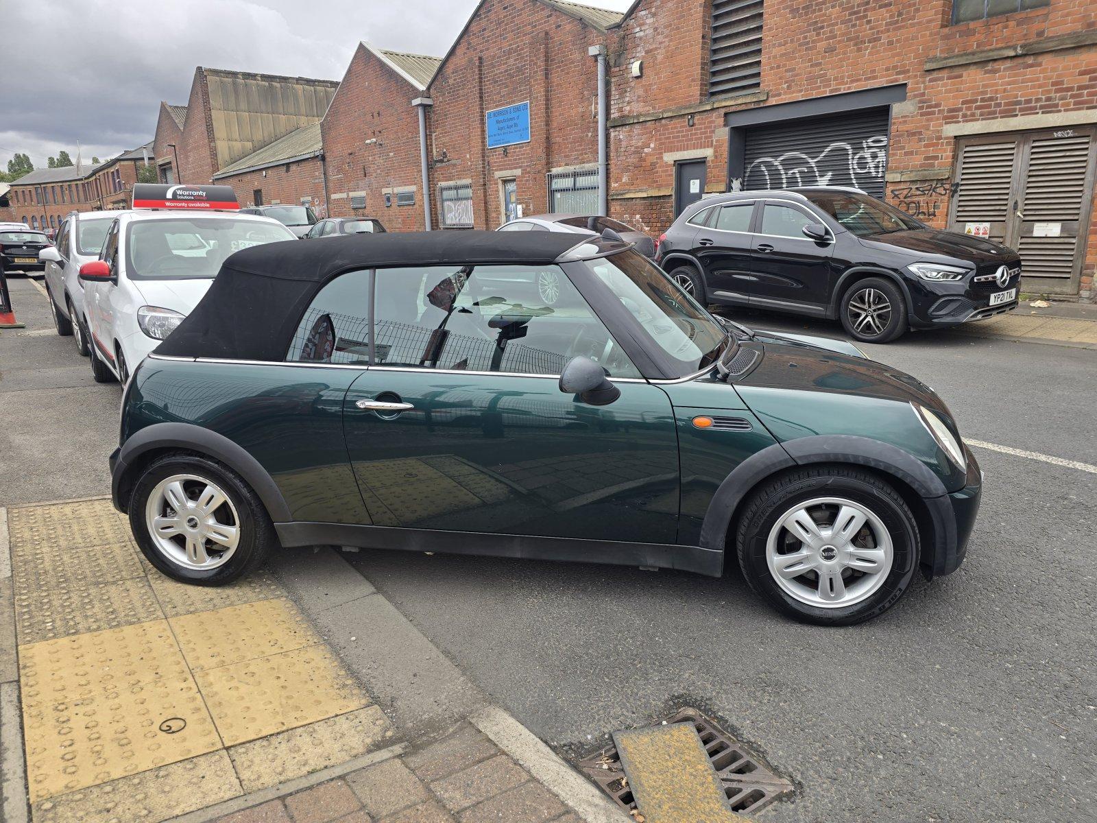 MINI Convertible - Image 3
