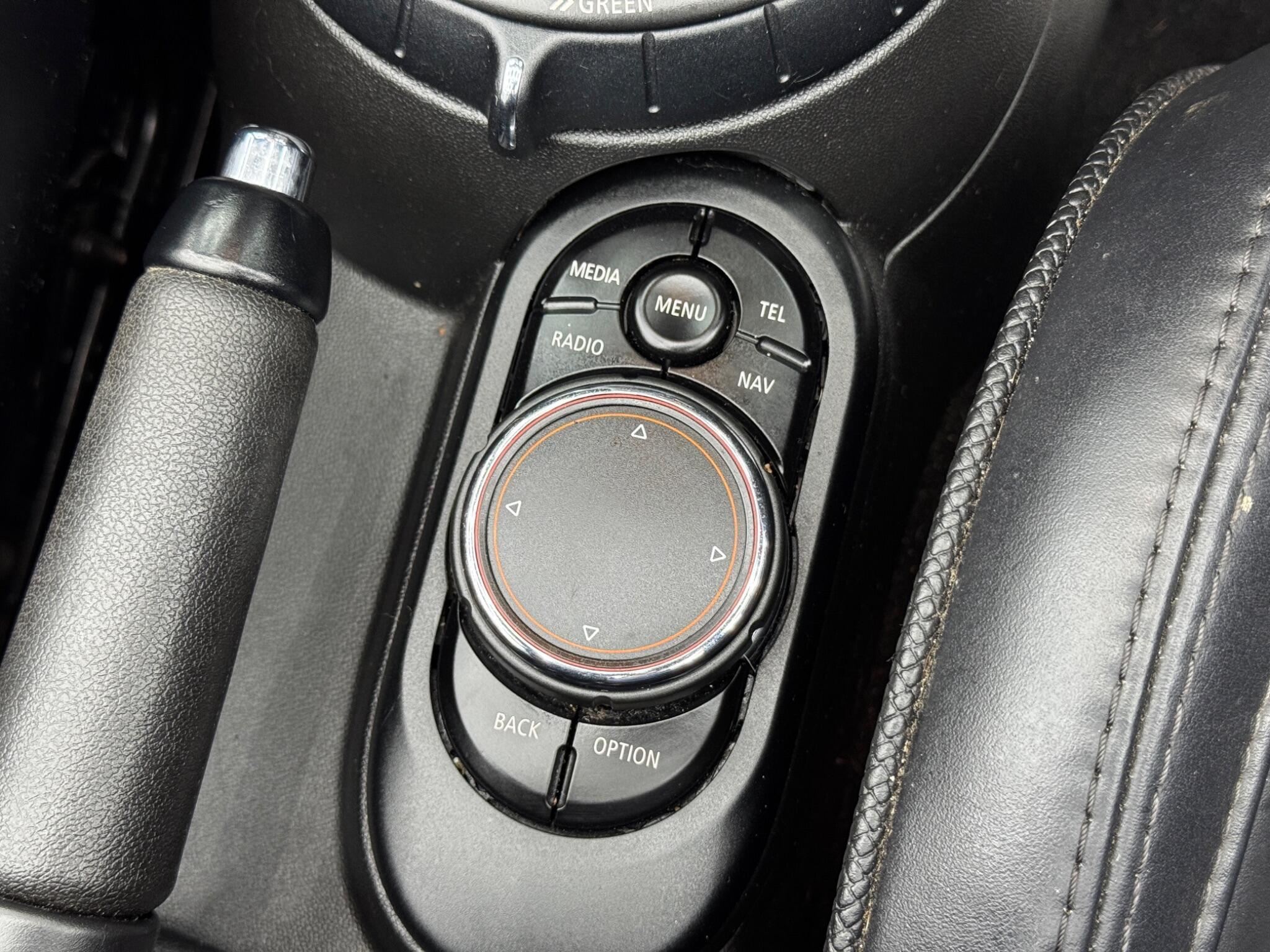 MINI Convertible - Image 23