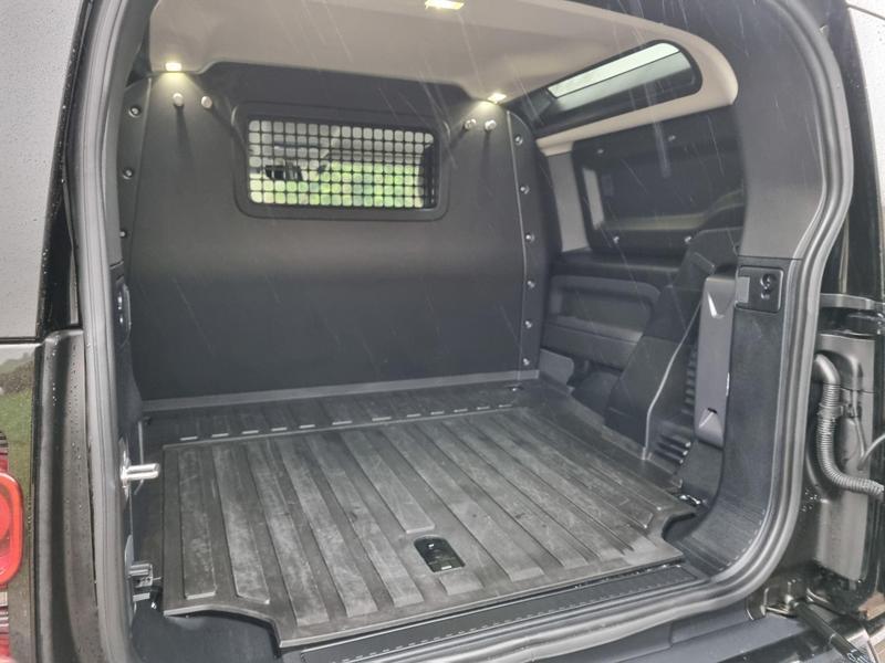 Land Rover Defender 90 - Image 9