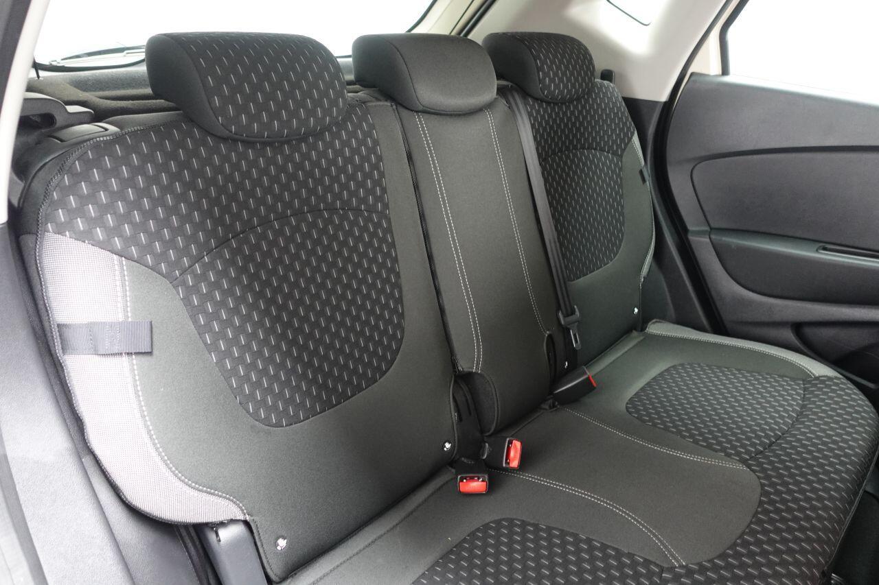 Renault Captur - Image 18