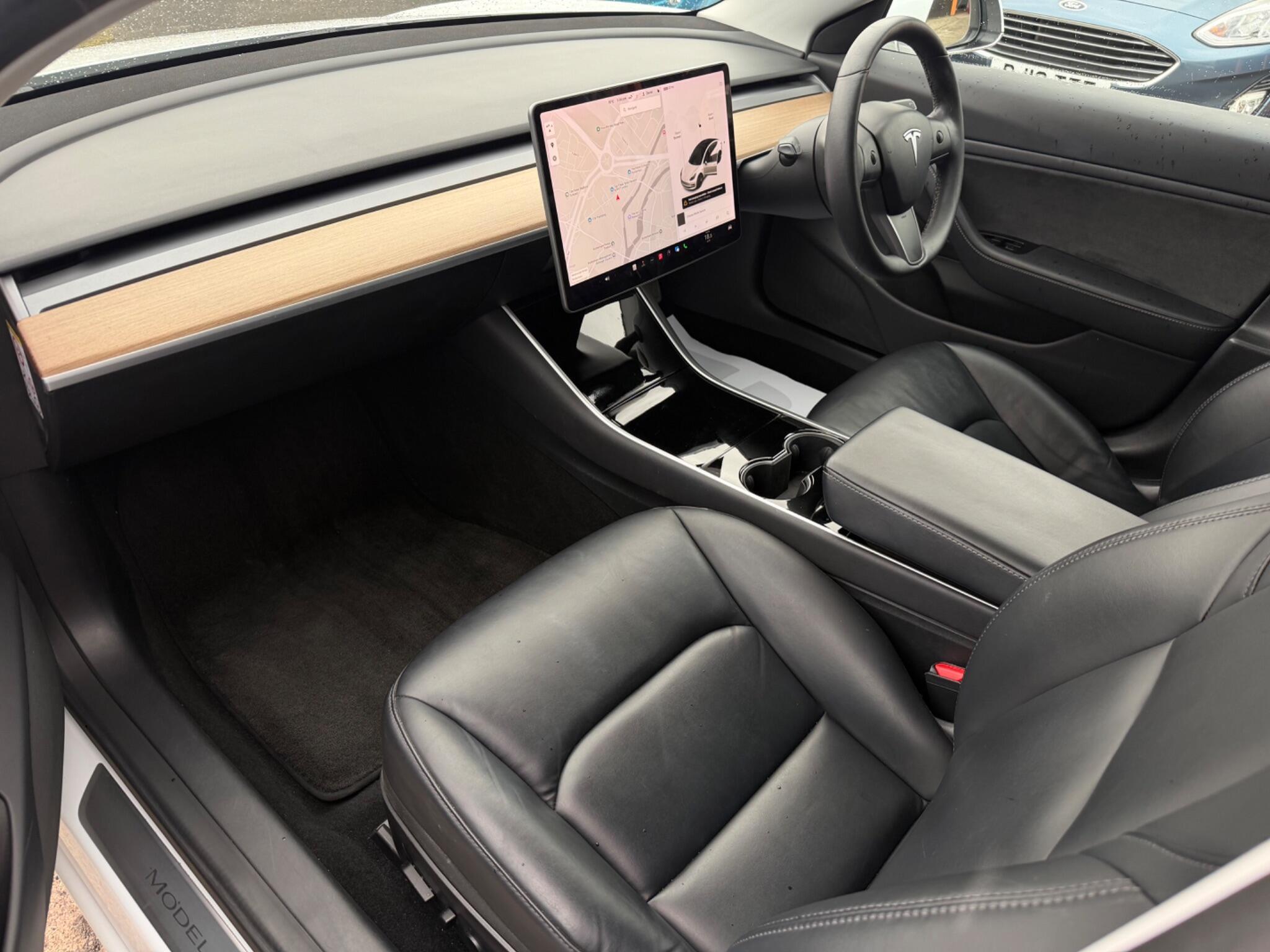 Tesla Model 3 - Image 11