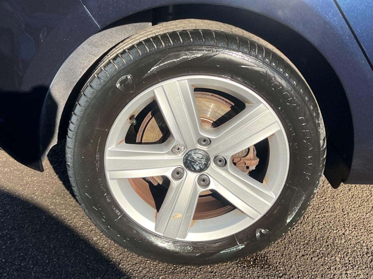 Volkswagen Golf - Image 34