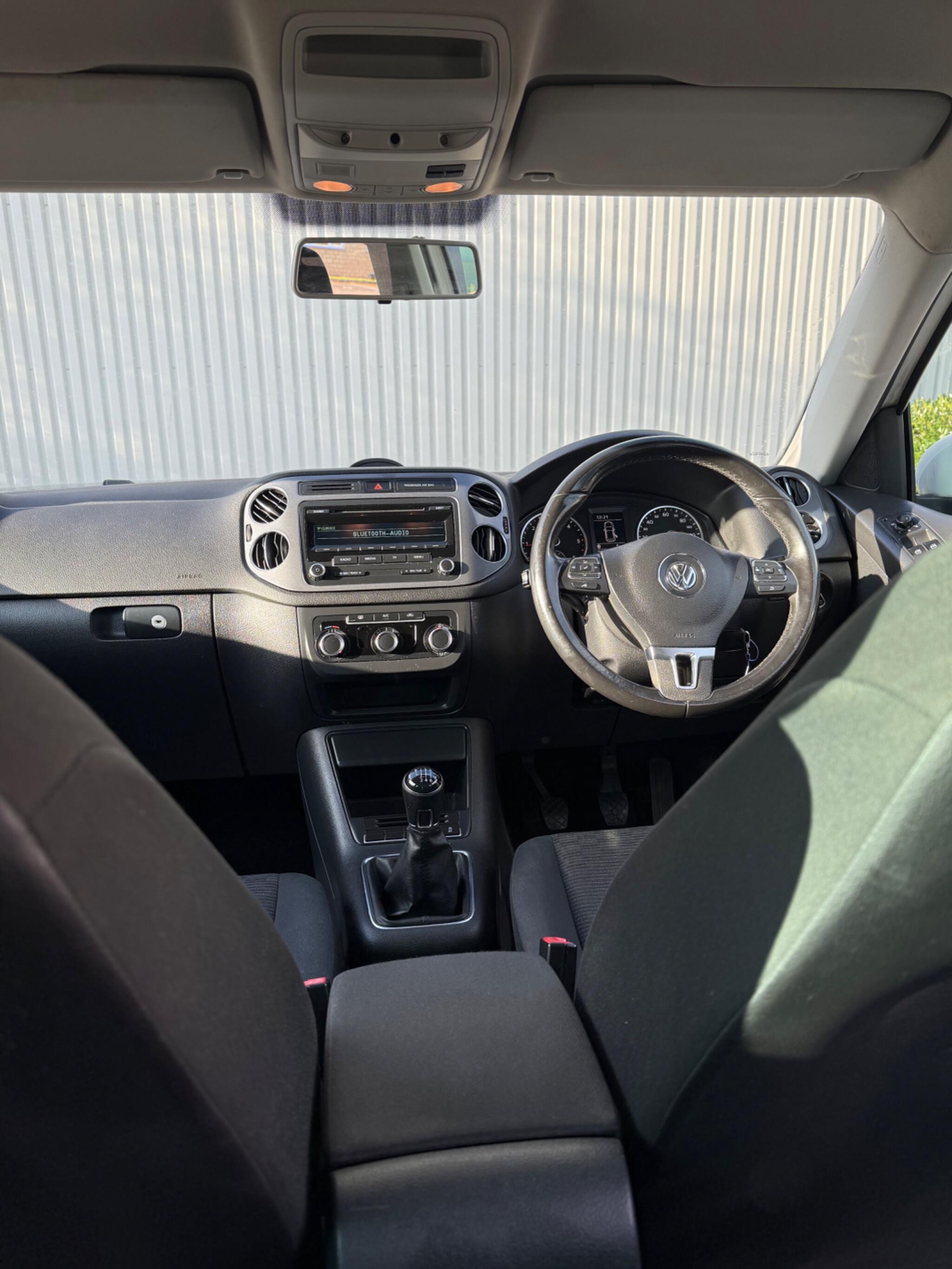 Volkswagen Tiguan - Image 28