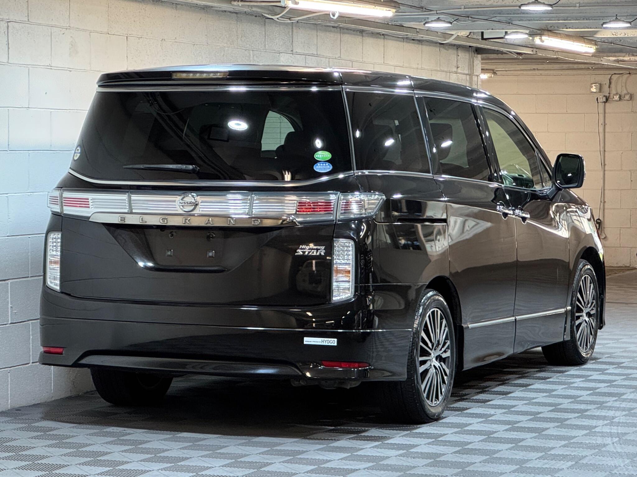 Nissan Elgrand - Image 4