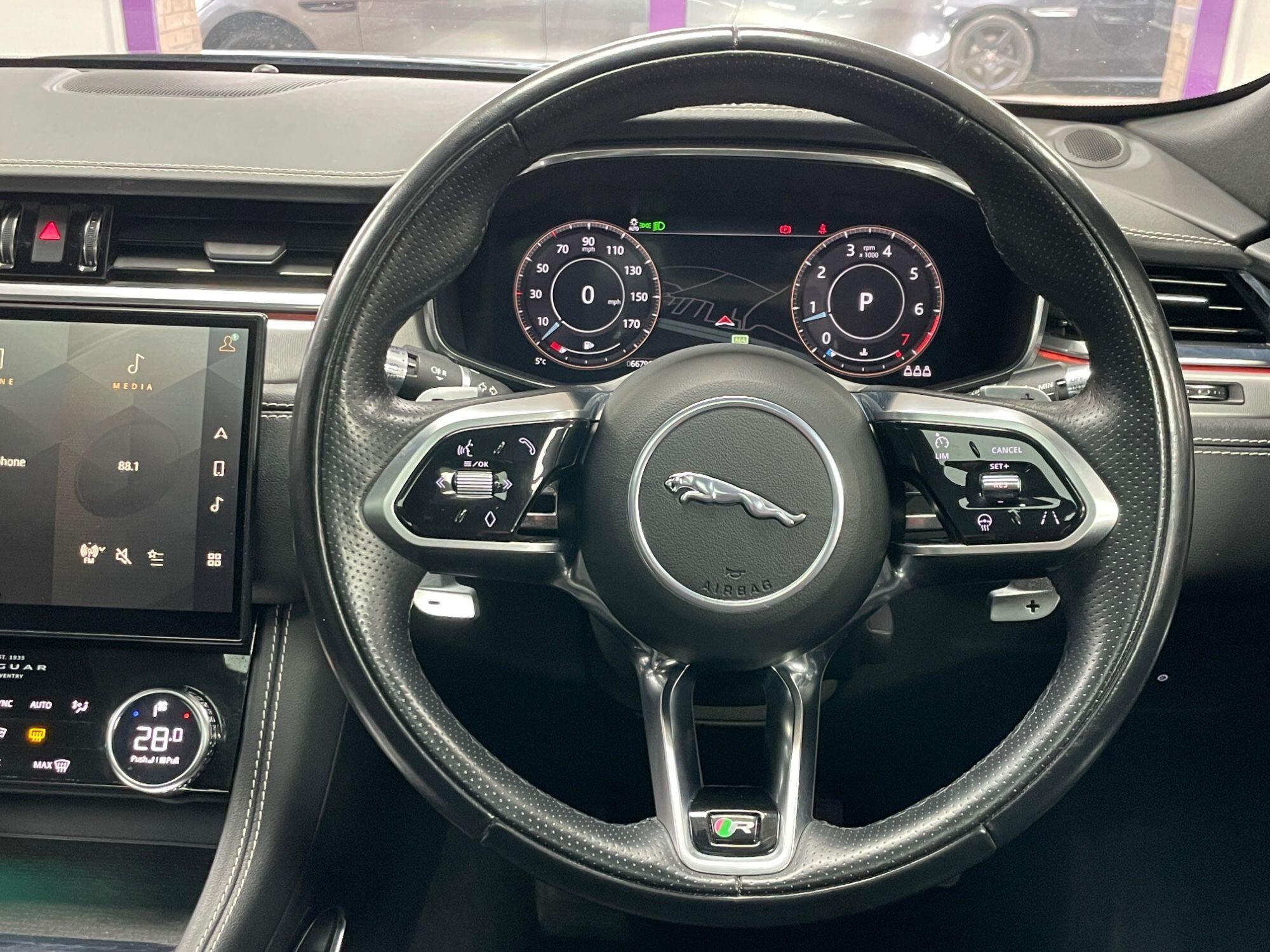 Jaguar F-Pace - Image 36