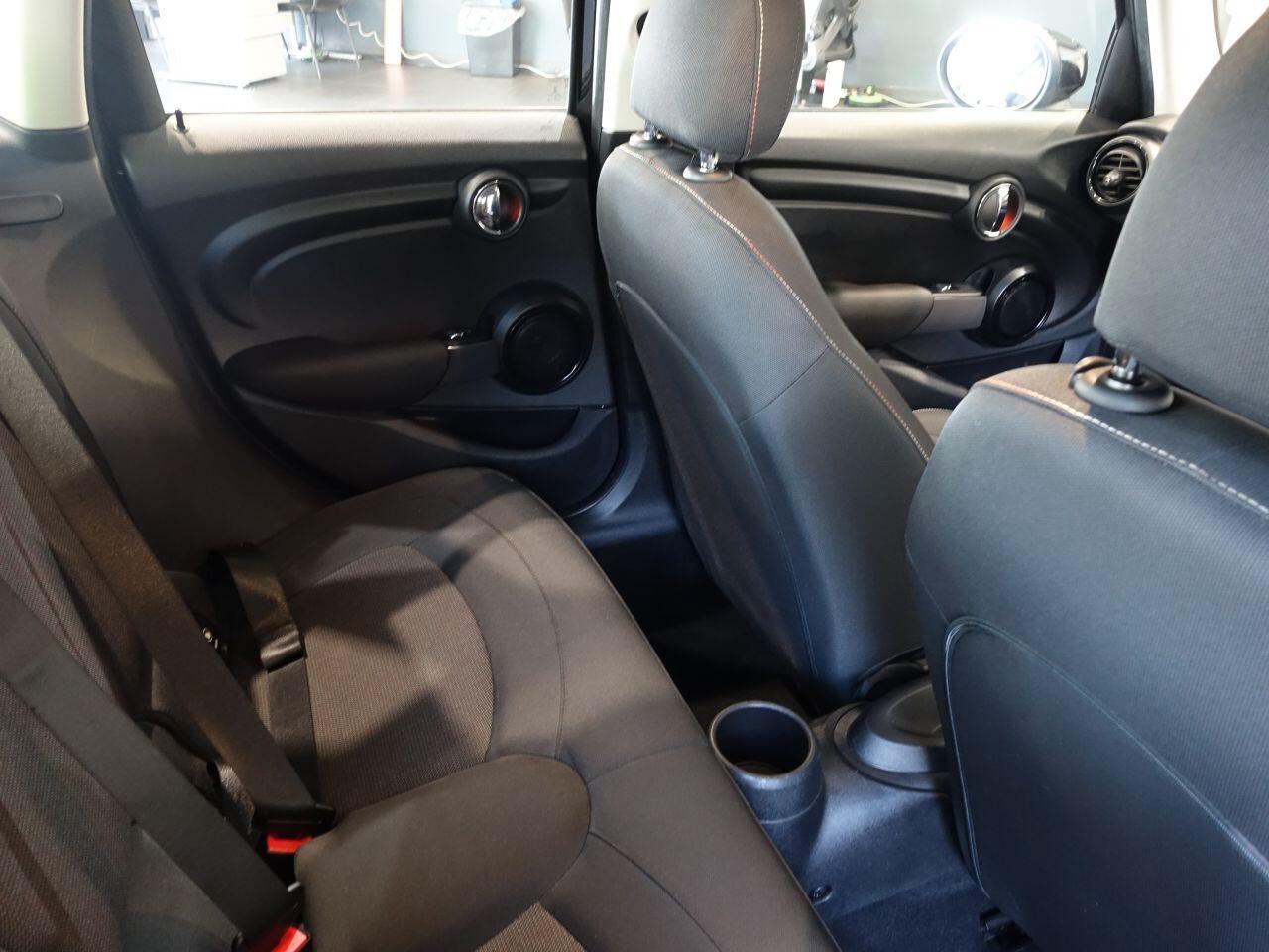 MINI Hatch - Image 15