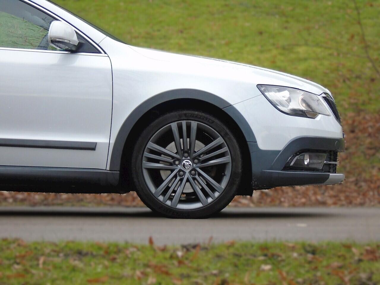 Skoda Superb - Image 19