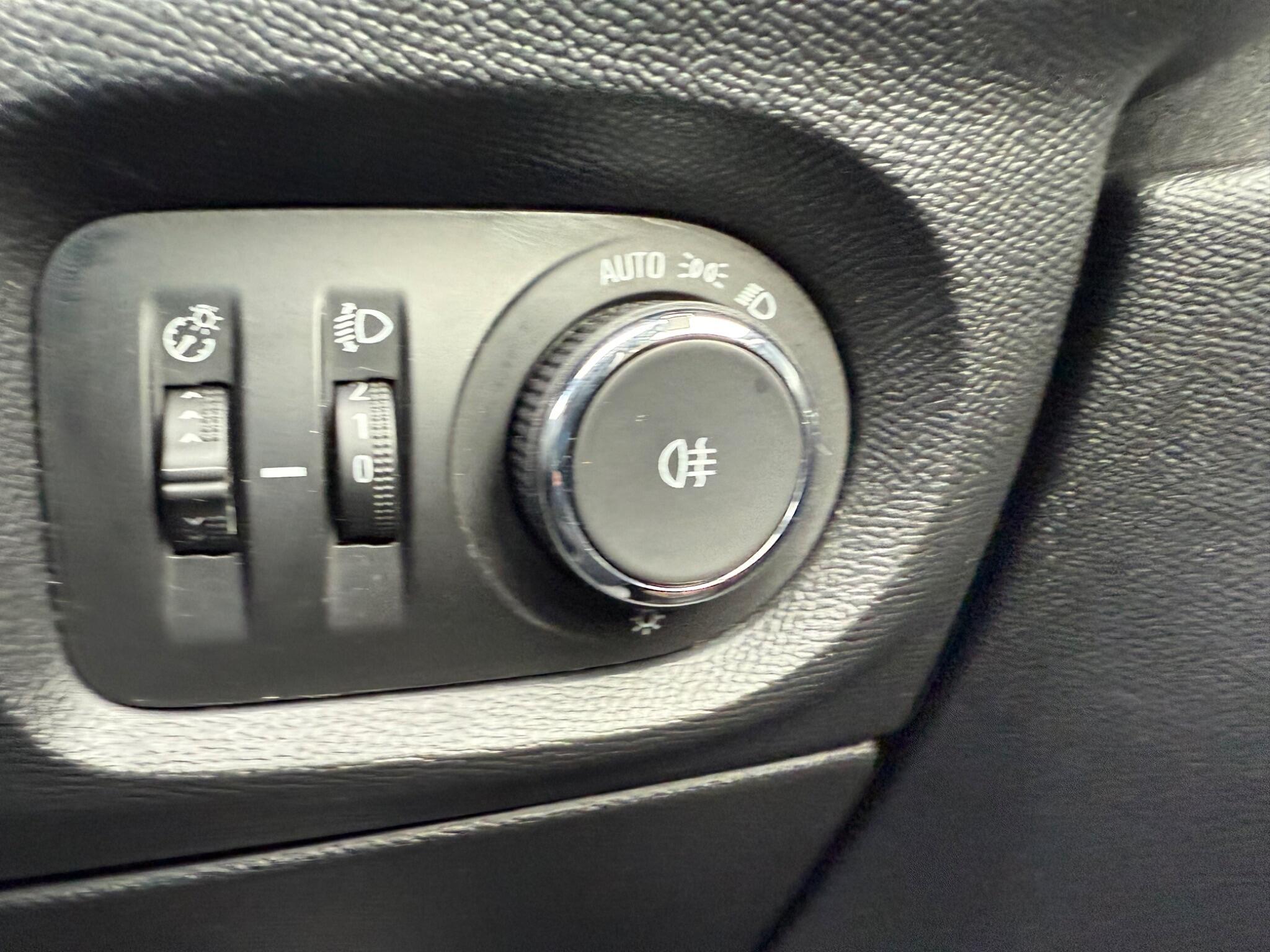 Vauxhall Corsa - Image 18
