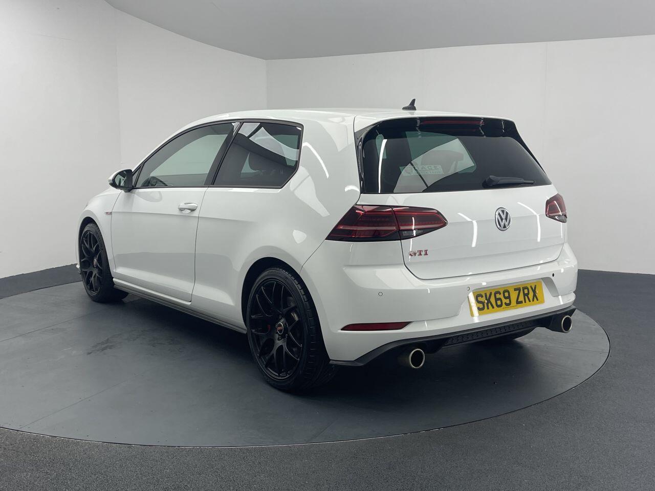 Volkswagen Golf - Image 17