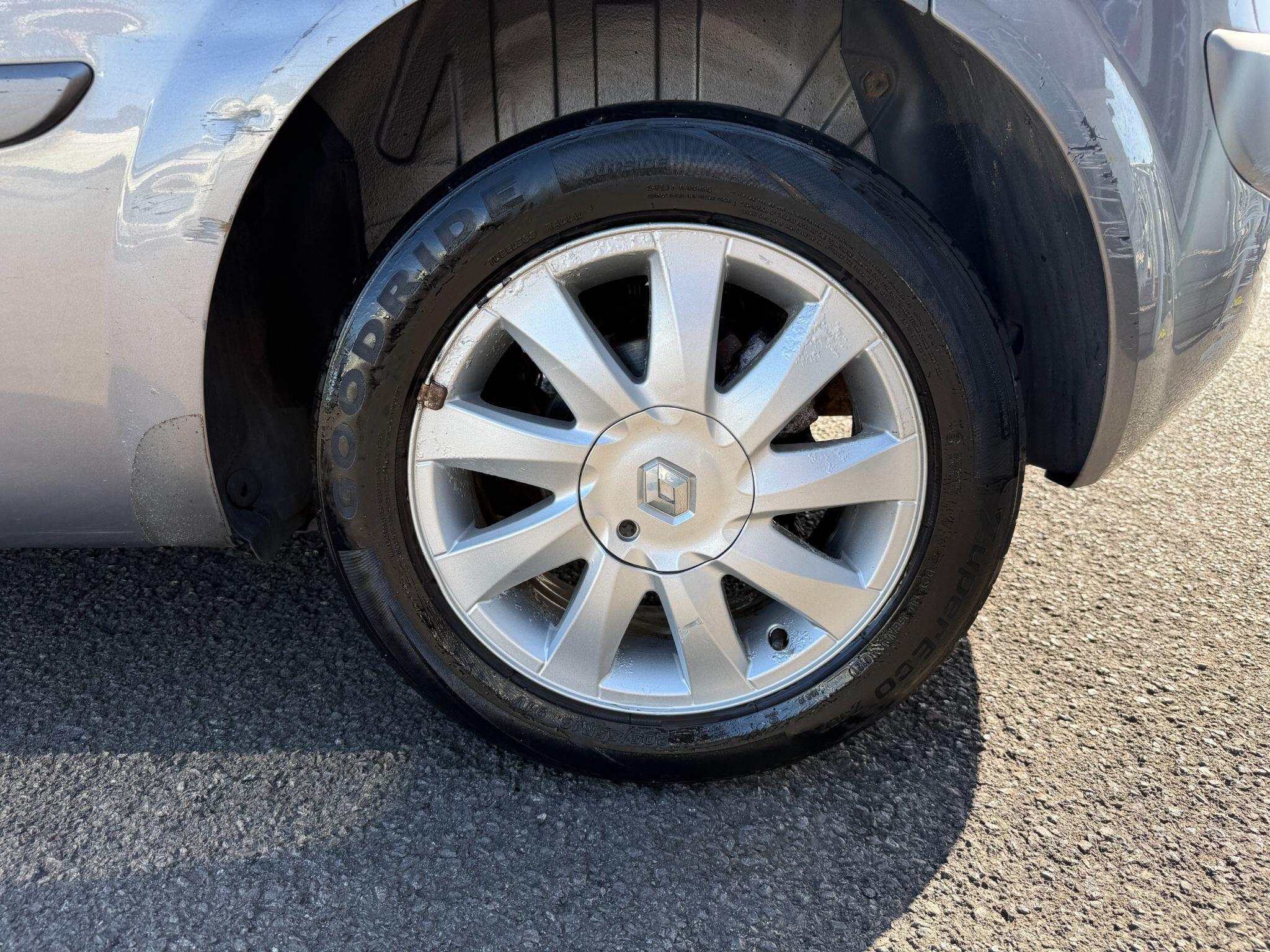 Renault Megane - Image 63