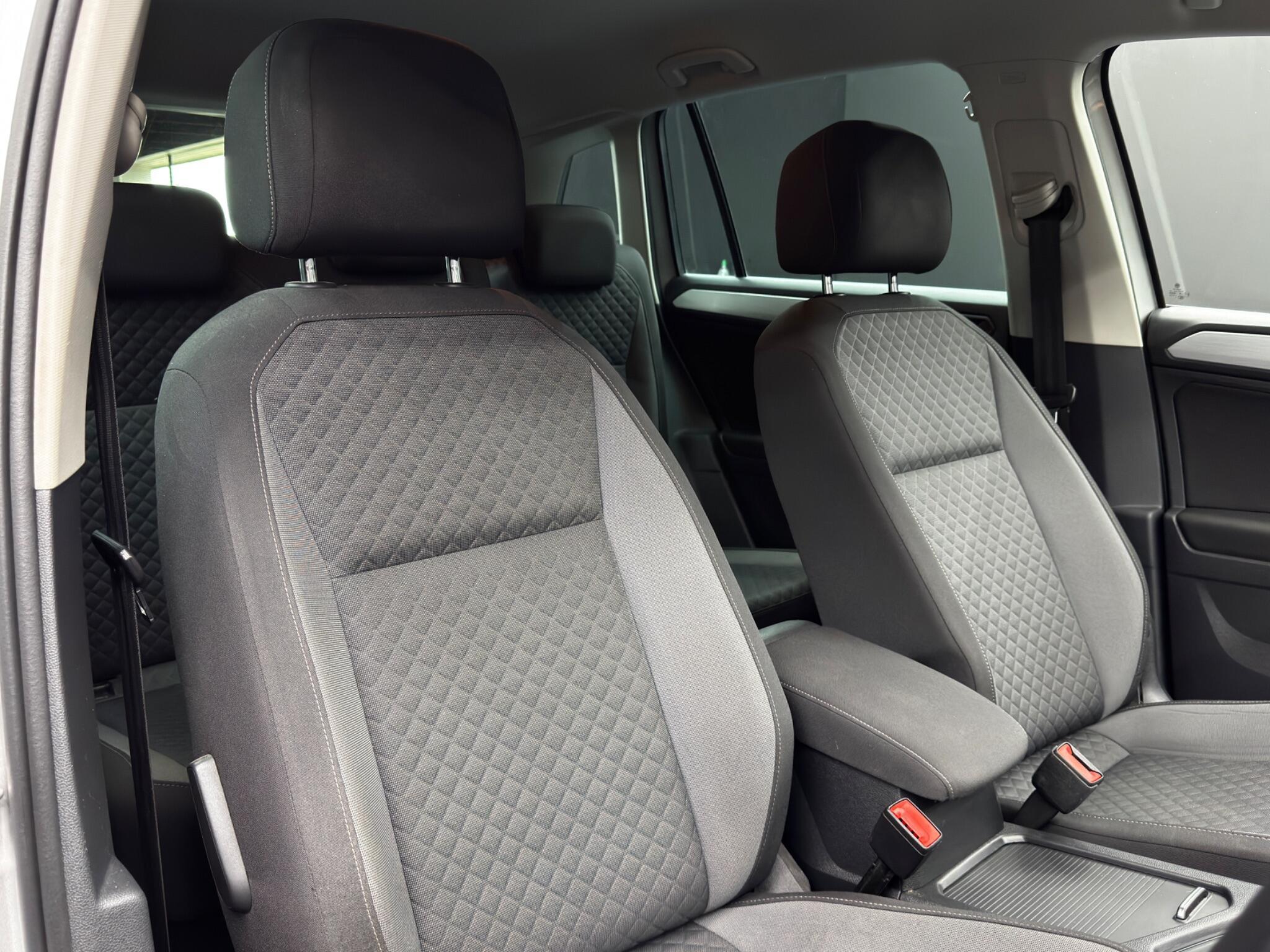 Volkswagen Tiguan - Image 12
