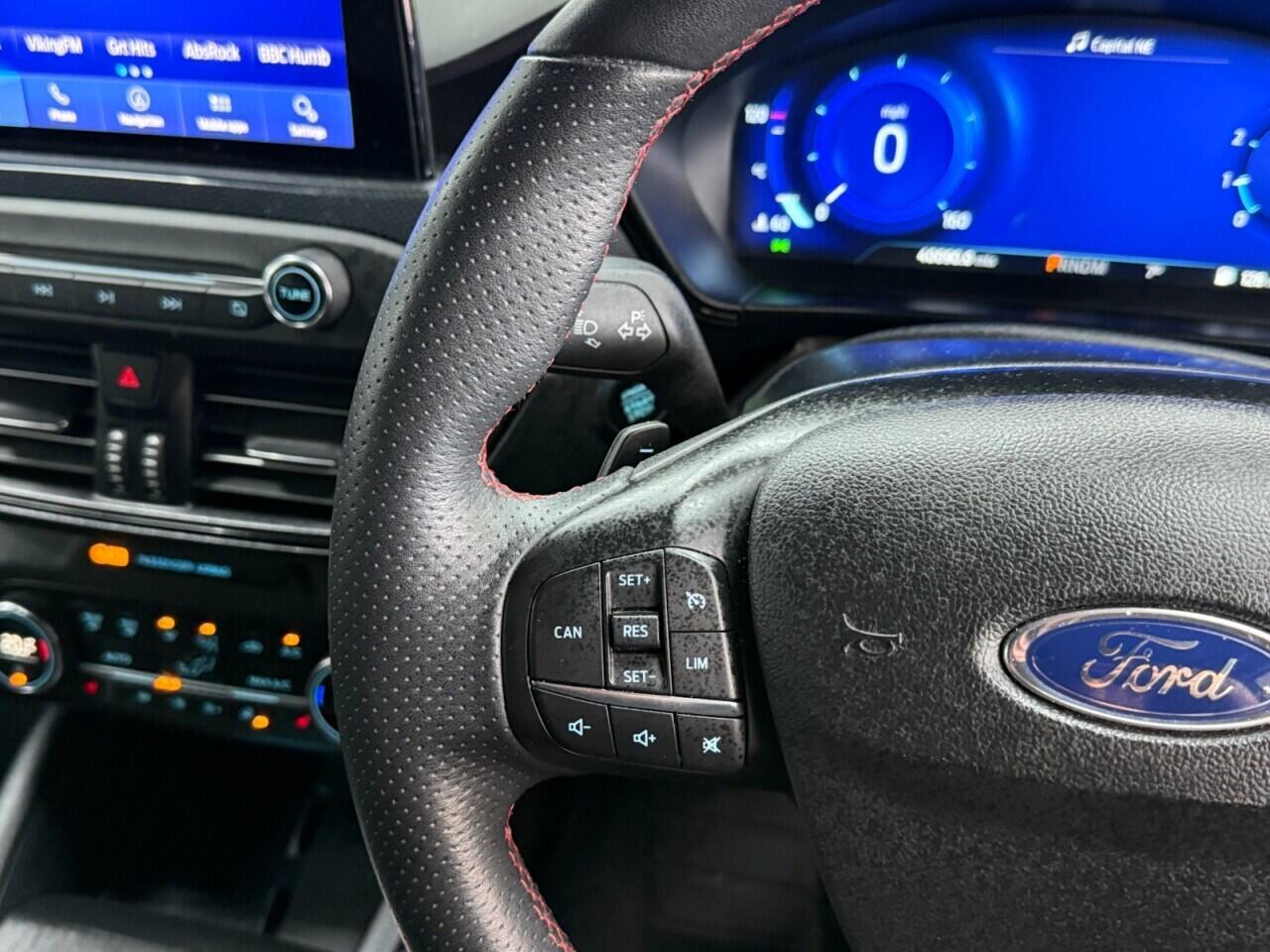 Ford Focus - Image 20