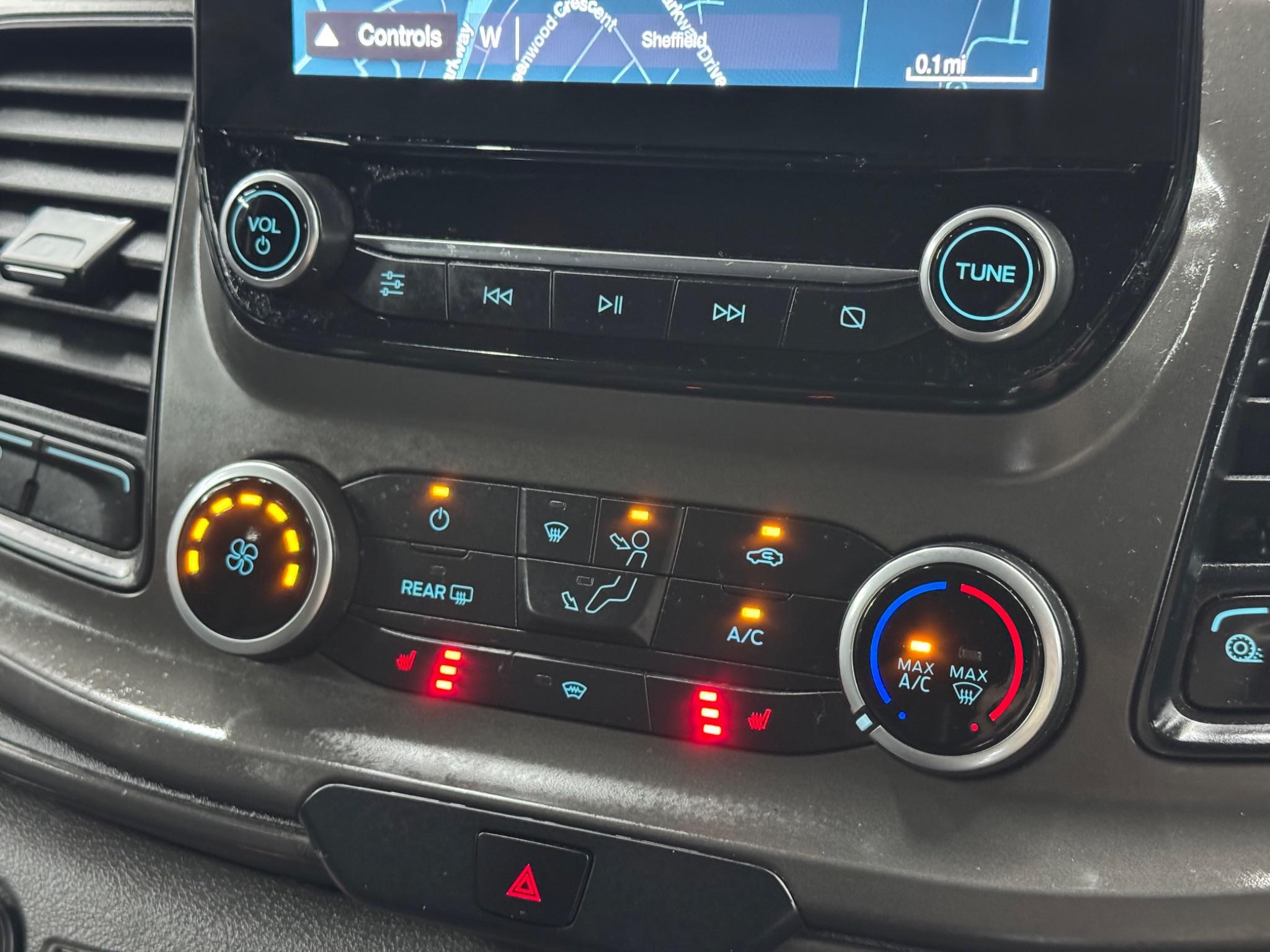 Ford TOURNEO CUSTOM - Image 29