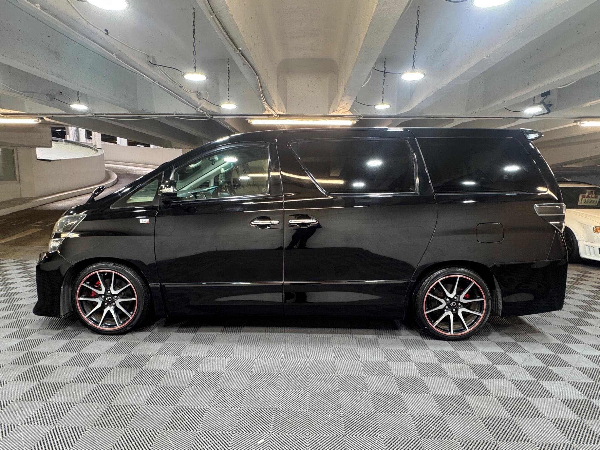Toyota Vellfire - Image 2