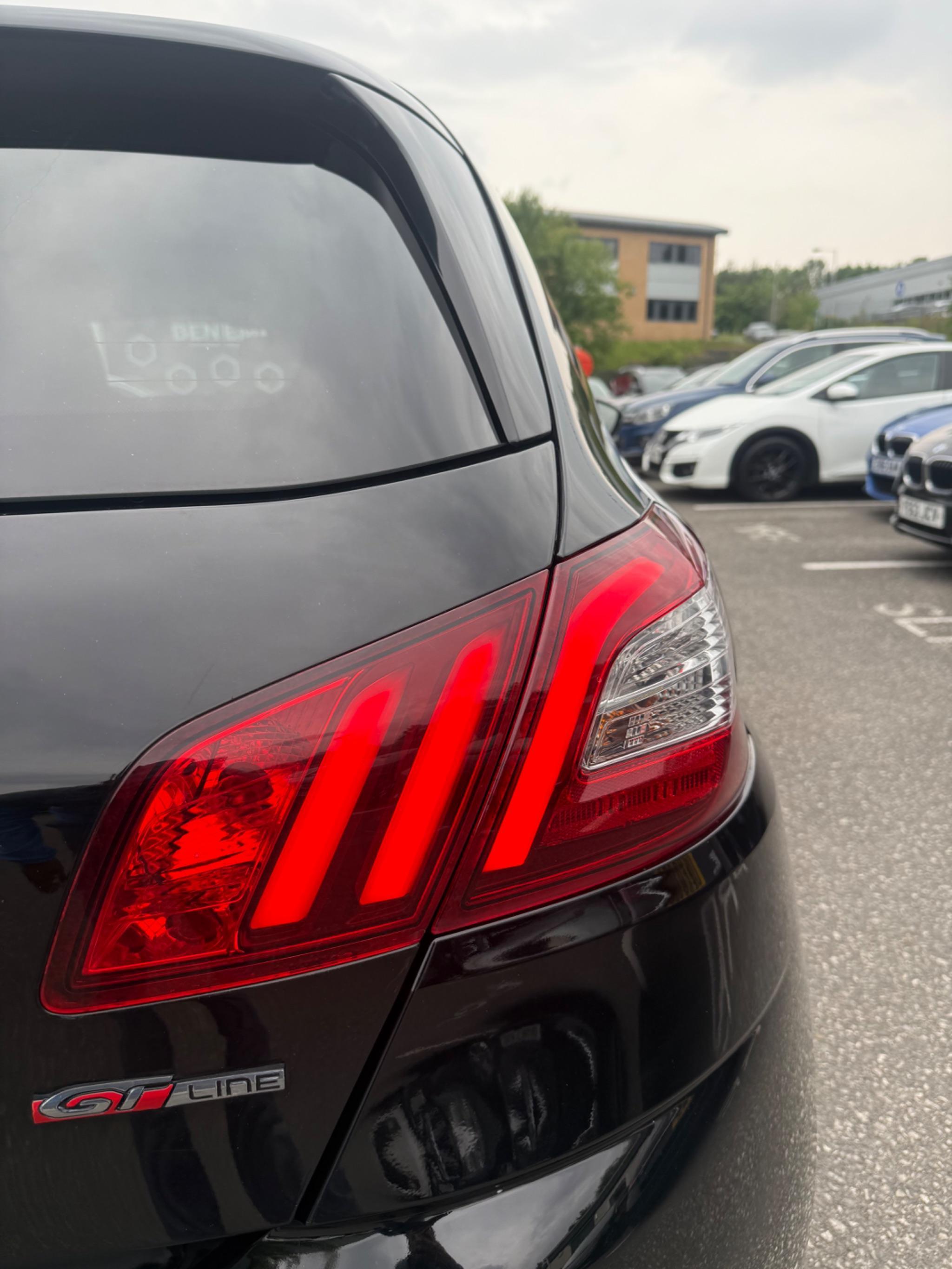 Peugeot 308 - Image 33