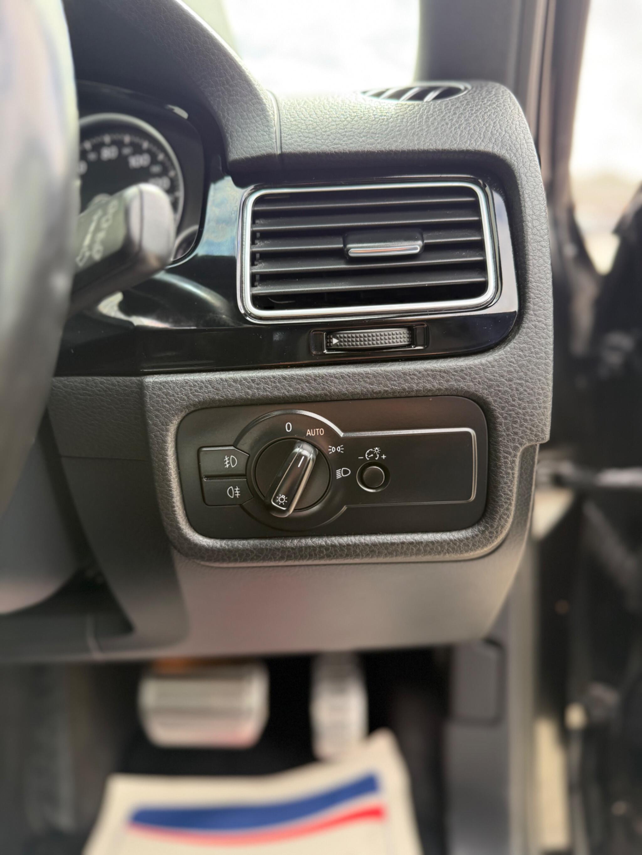 Volkswagen Touareg - Image 52