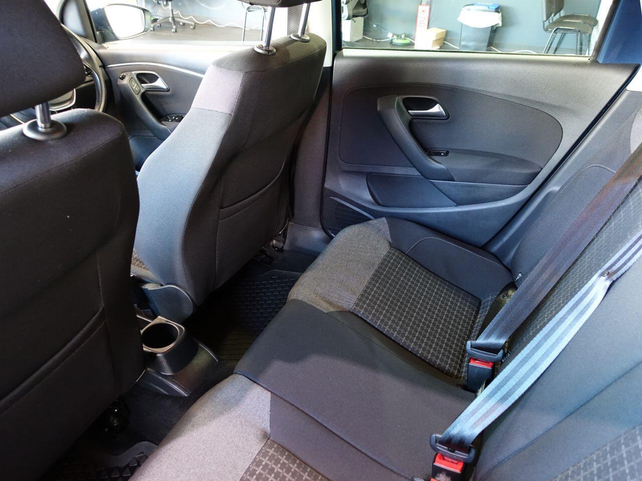 Volkswagen Polo - Image 21