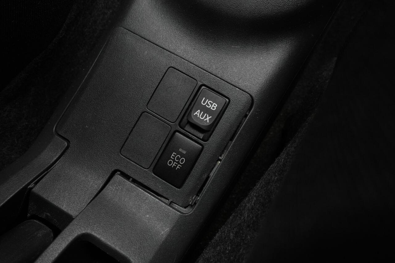 Toyota Yaris - Image 33