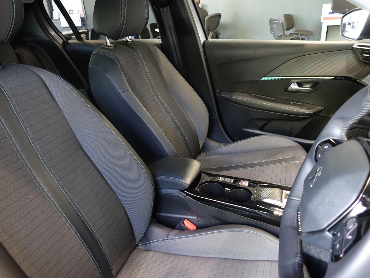 Peugeot E-208 - Image 3