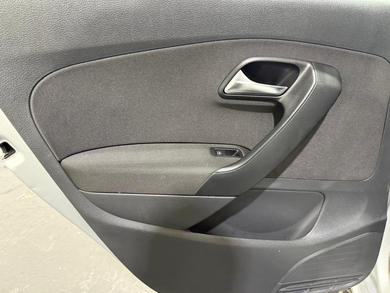 Volkswagen Polo - Image 27