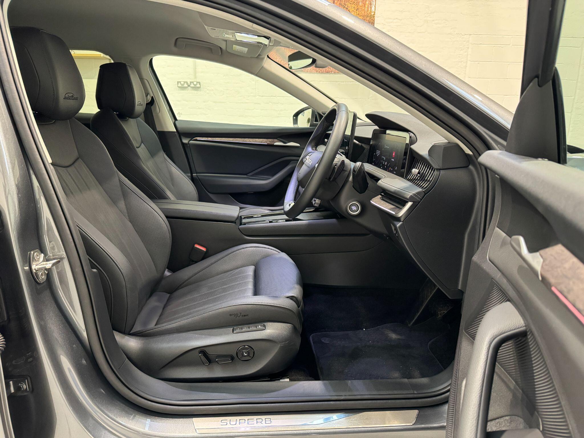 Skoda Superb - Image 18