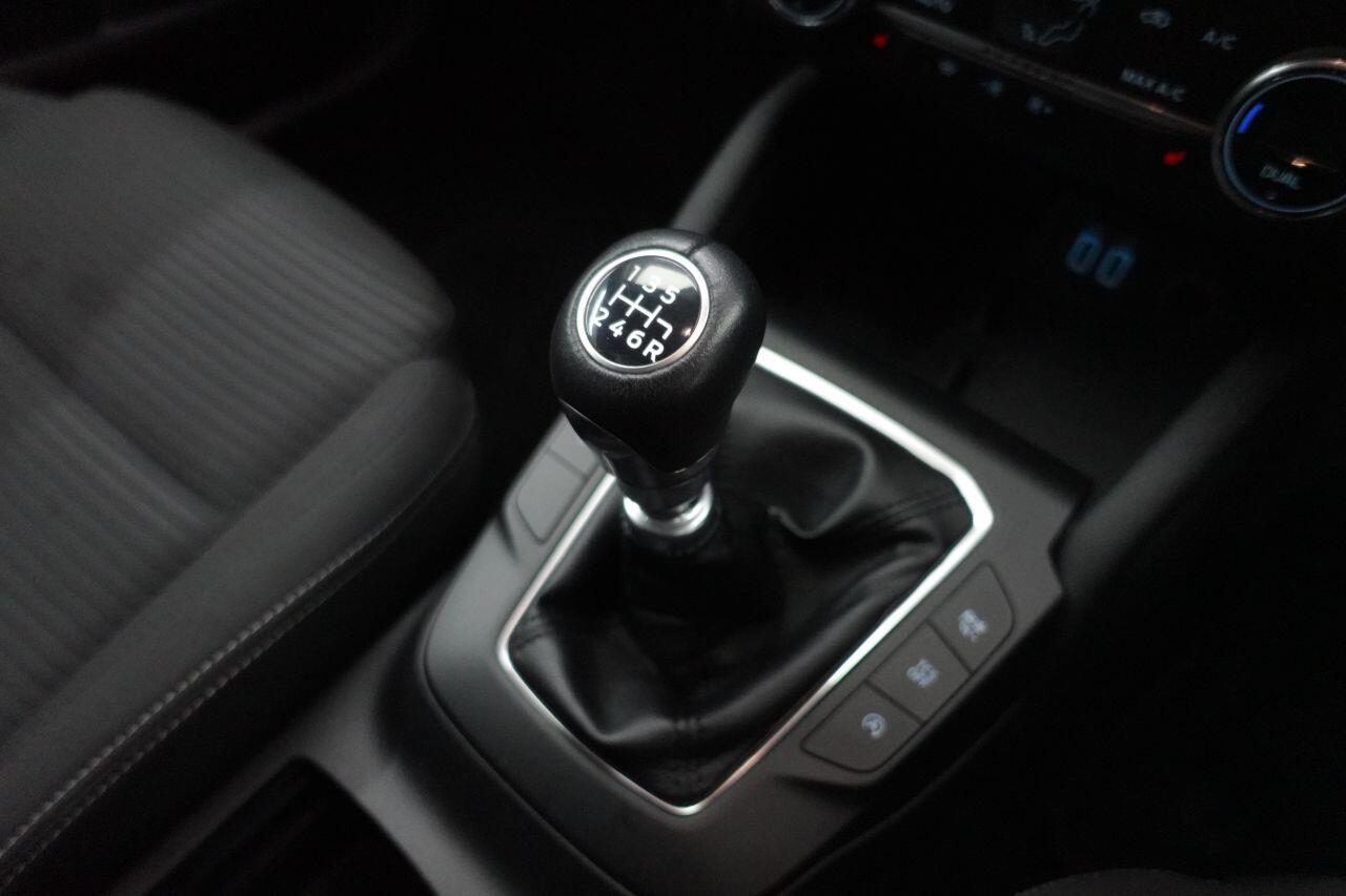 Ford Focus - Image 19